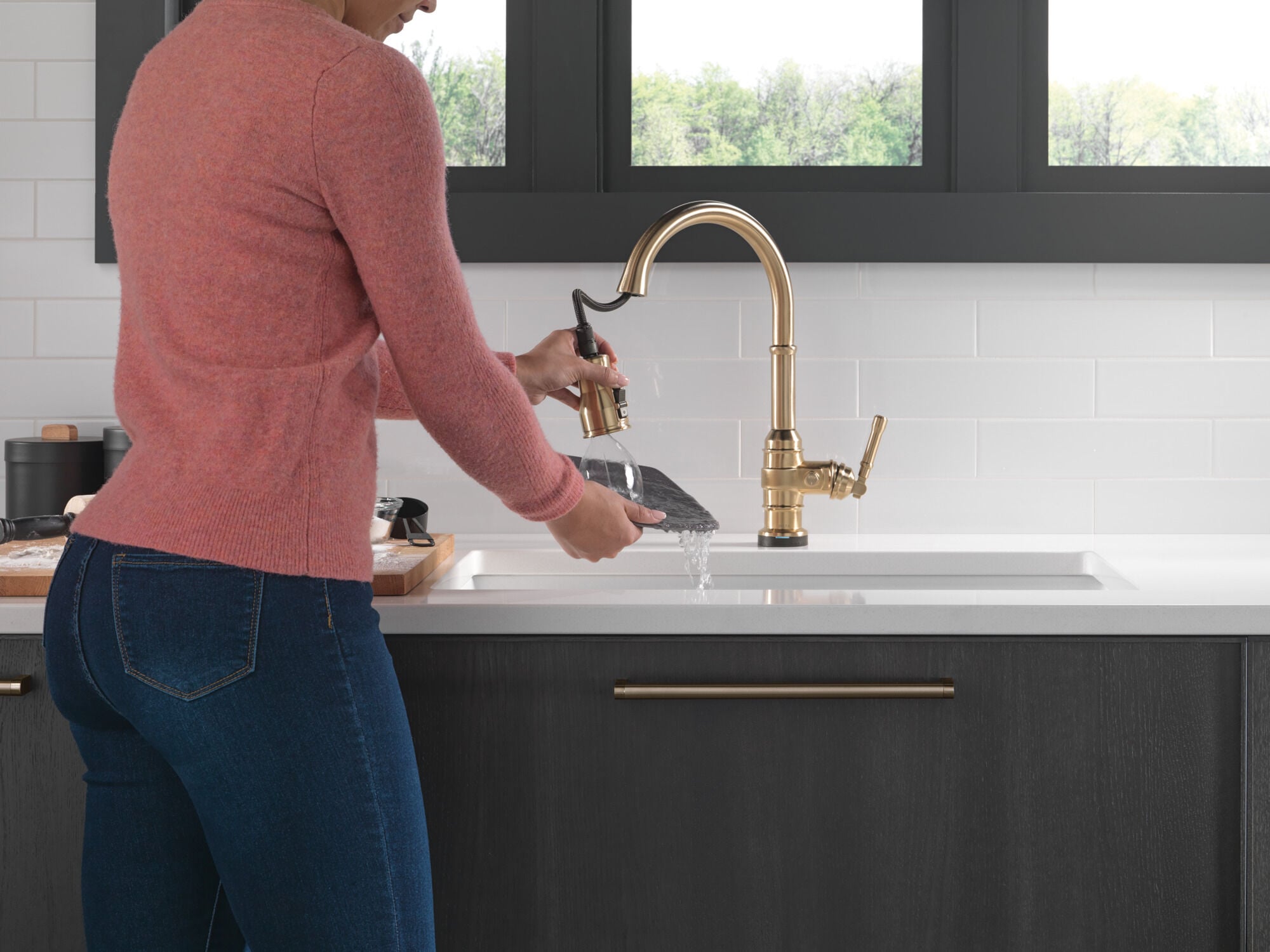 Single Handle Pull-Down Kitchen Faucet With Touch2O® Technology in