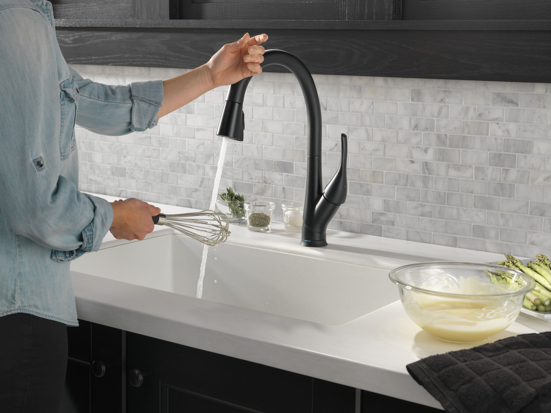 Single Handle Pull-Down Kitchen Faucet with Touch<sub>2</sub>O&reg; and ShieldSpray&reg; Technologies