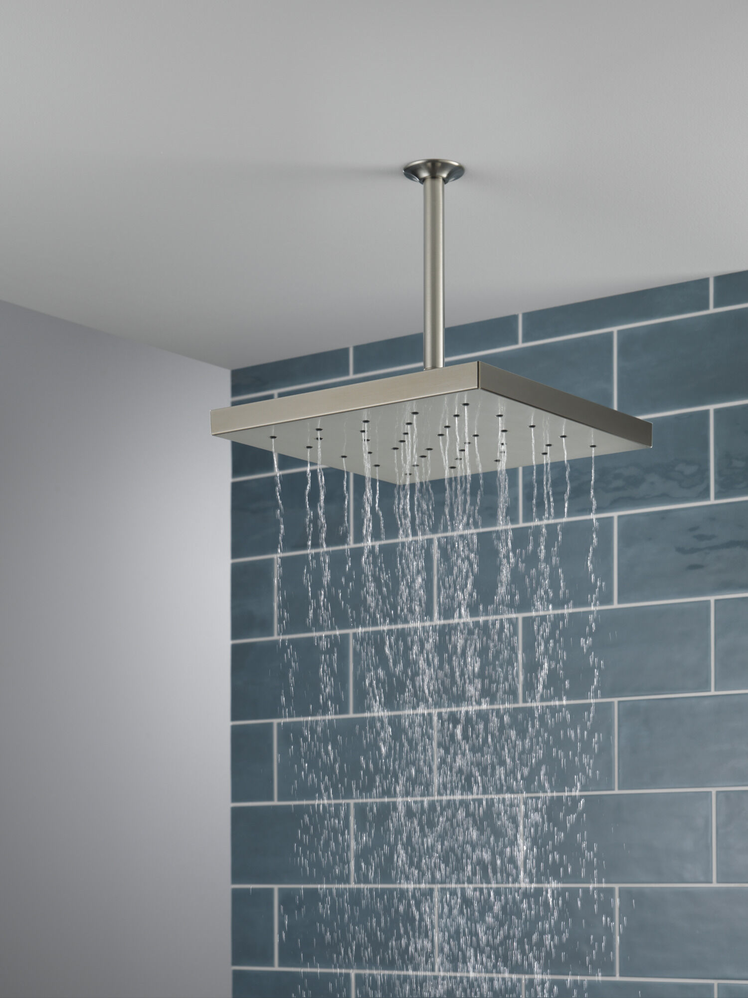 H2Okinetic® Single Setting Shower Head with Ultrasoak® in Lumicoat