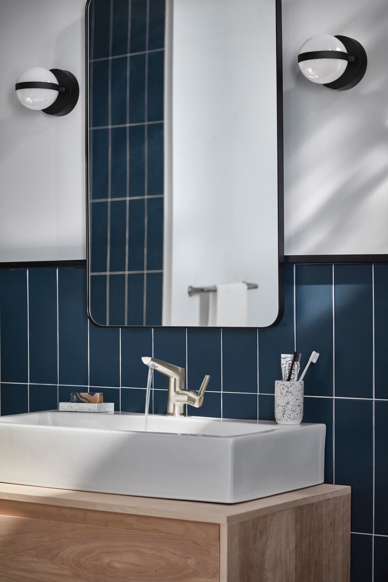 Single Handle Bathroom Faucet in Lumicoat® Stainless 572-SS-PR-MPU