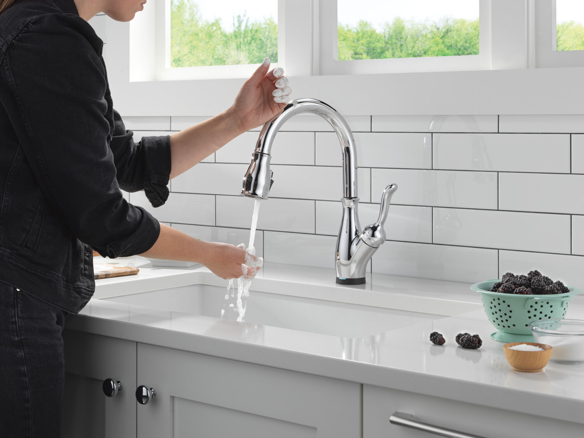 Touch2O® with Touchless™ Pull-Down Kitchen 1L with Soap Disp