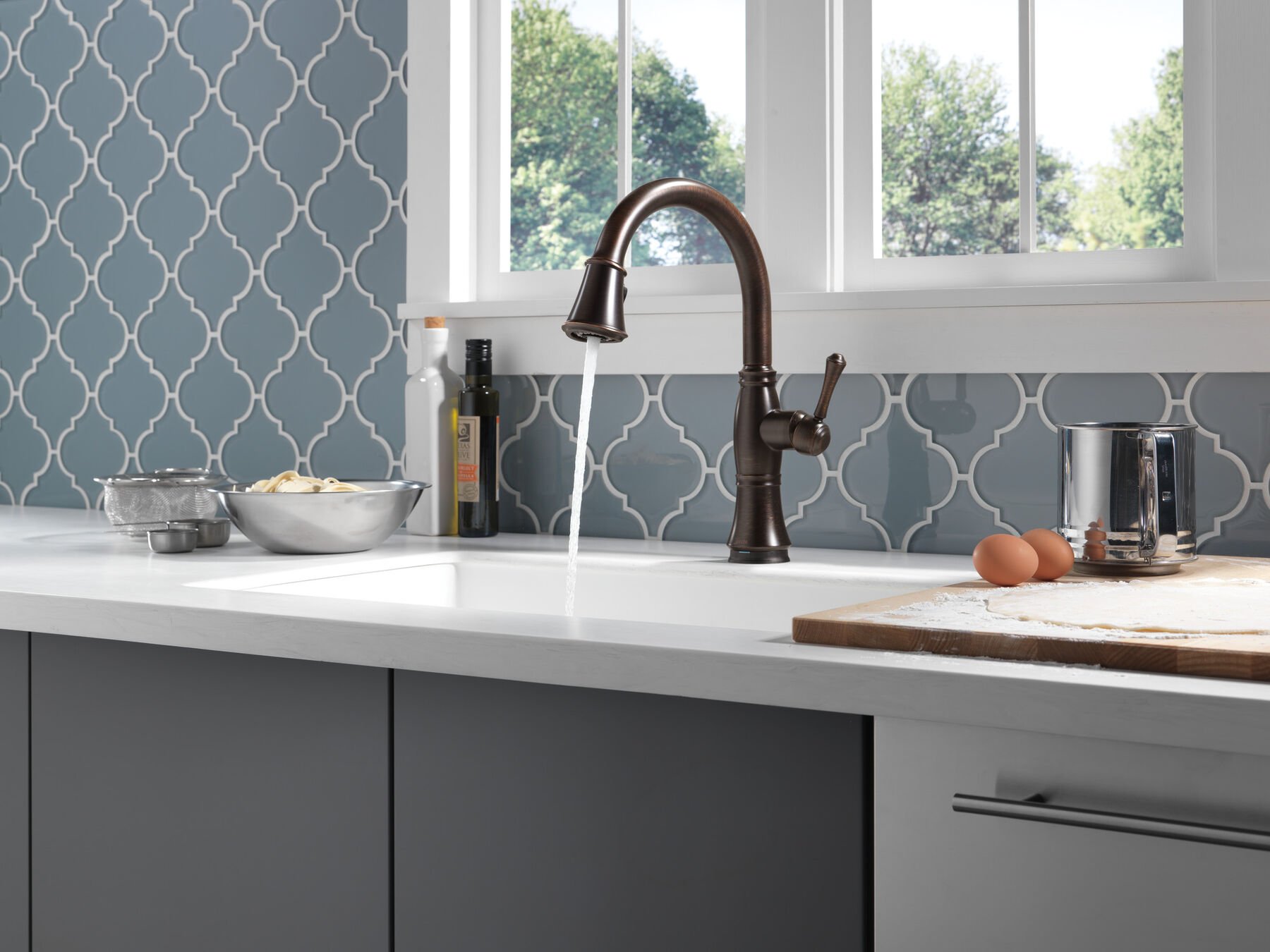 Single Handle Pull-Down Kitchen Faucet with Touch<sub>2</sub>O&reg; and ShieldSpray&reg; Technologies