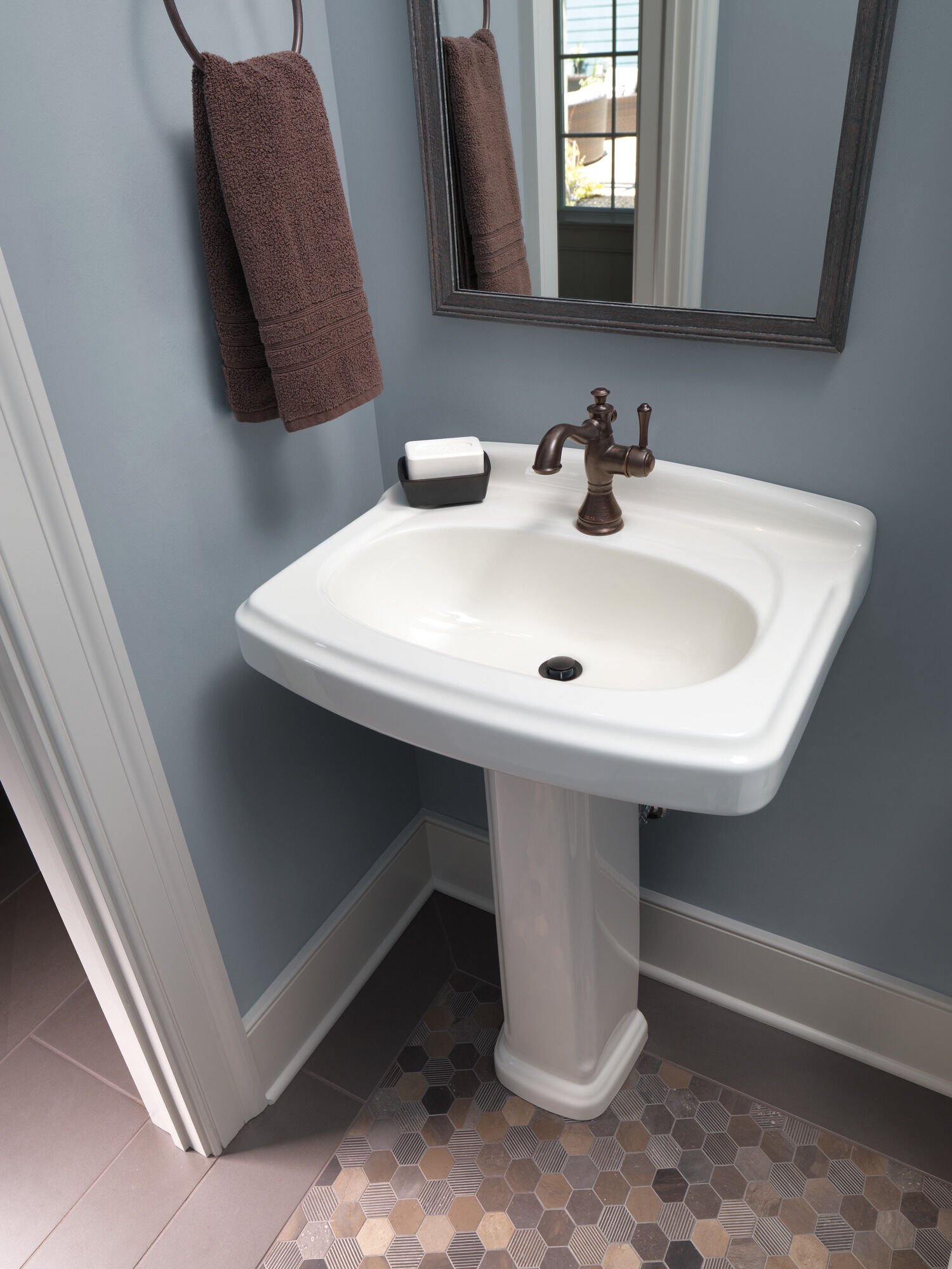 Single Handle Bathroom Faucet in Venetian Bronze 597LF-RBMPU