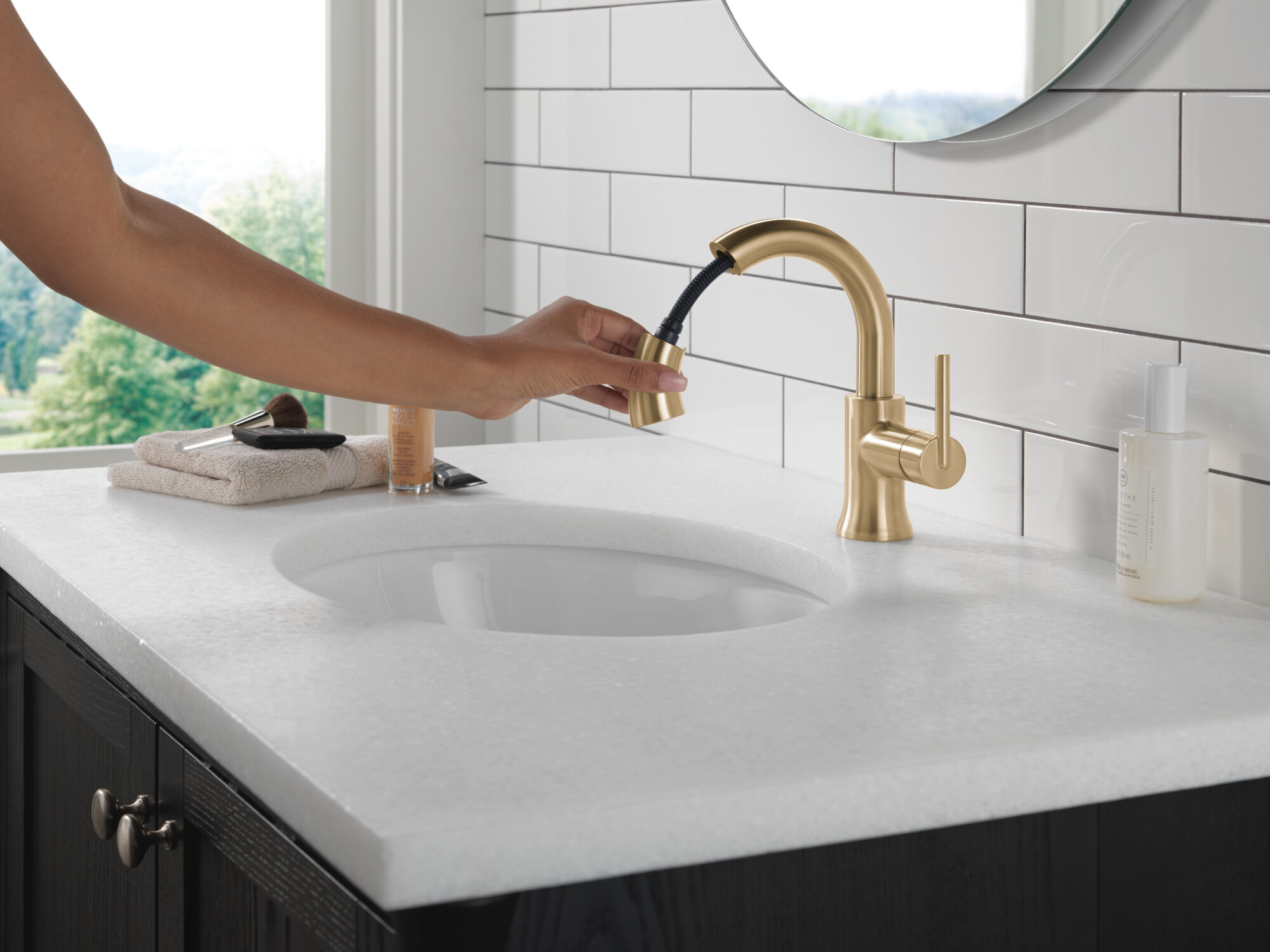 Single Handle Pull Down Bathroom Faucet in Champagne Bronze 559HAR