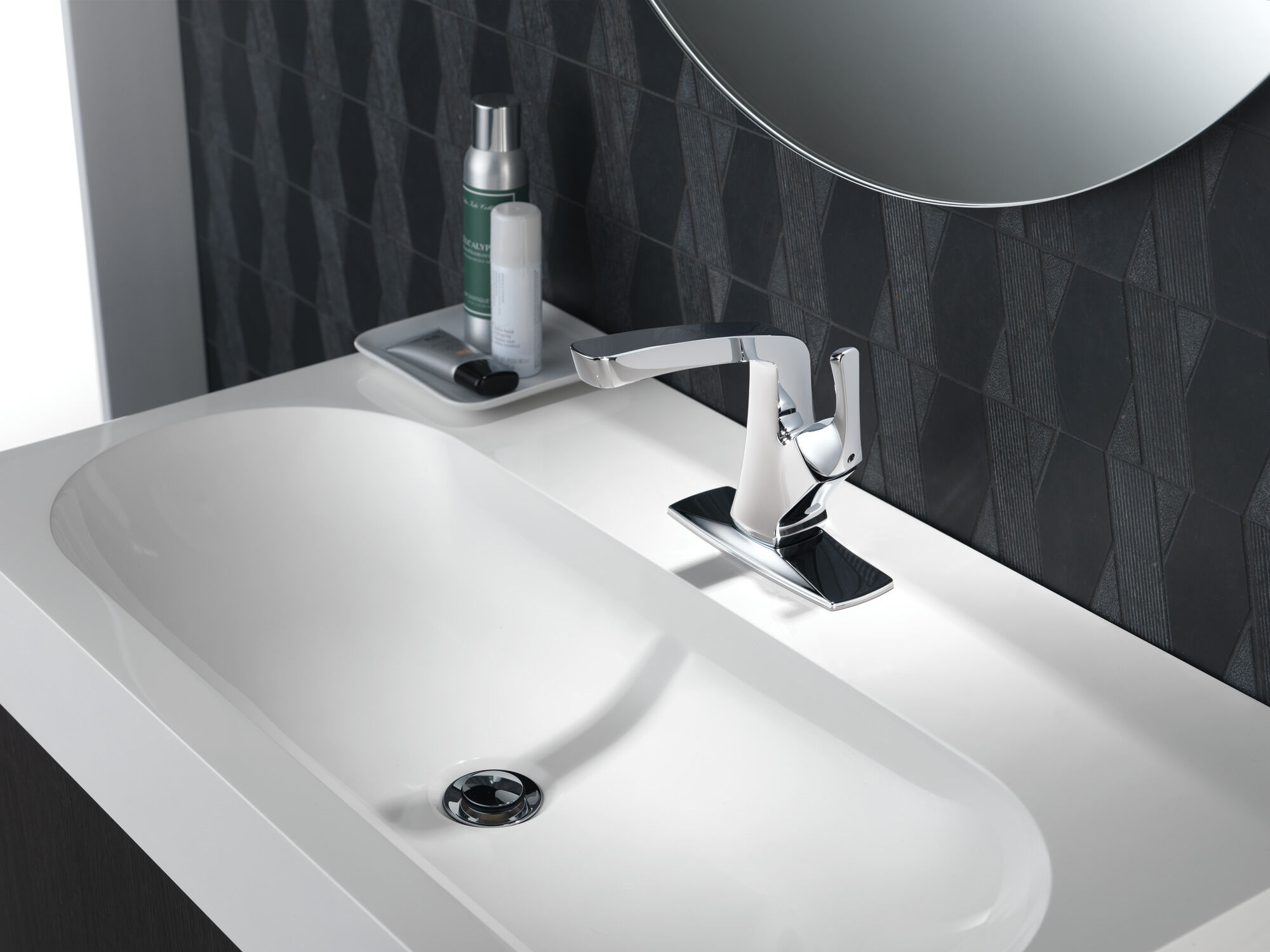 Single Handle Centerset Bathroom Faucet in Chrome 15789LF | Delta