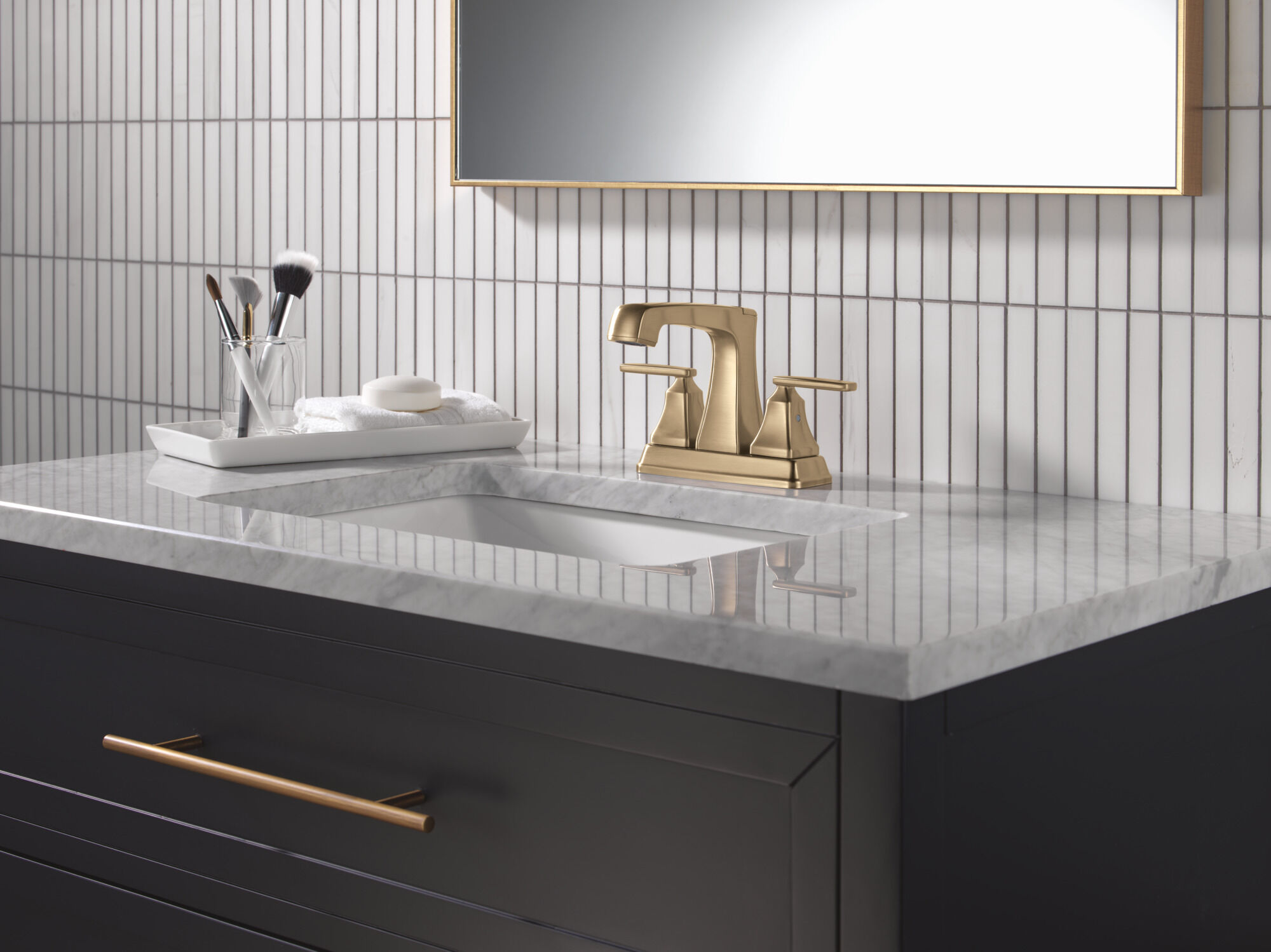 Two Handle Centerset Bathroom Faucet in Champagne Bronze 2564