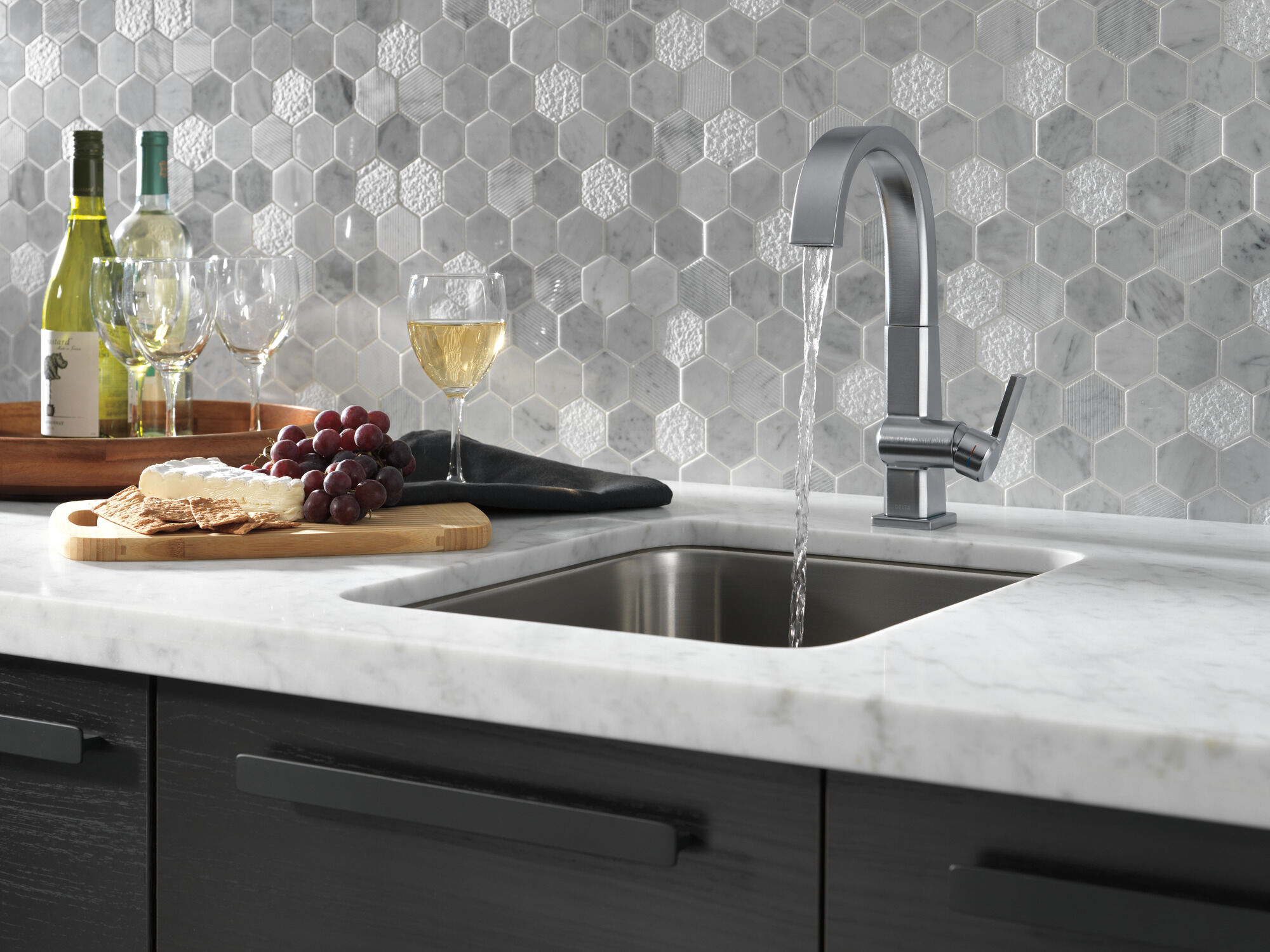 ①KEF iQ90-WN ウォルナット 1本 Single Handle Bar Prep Faucet in Arctic Stainless 1993LF-AR