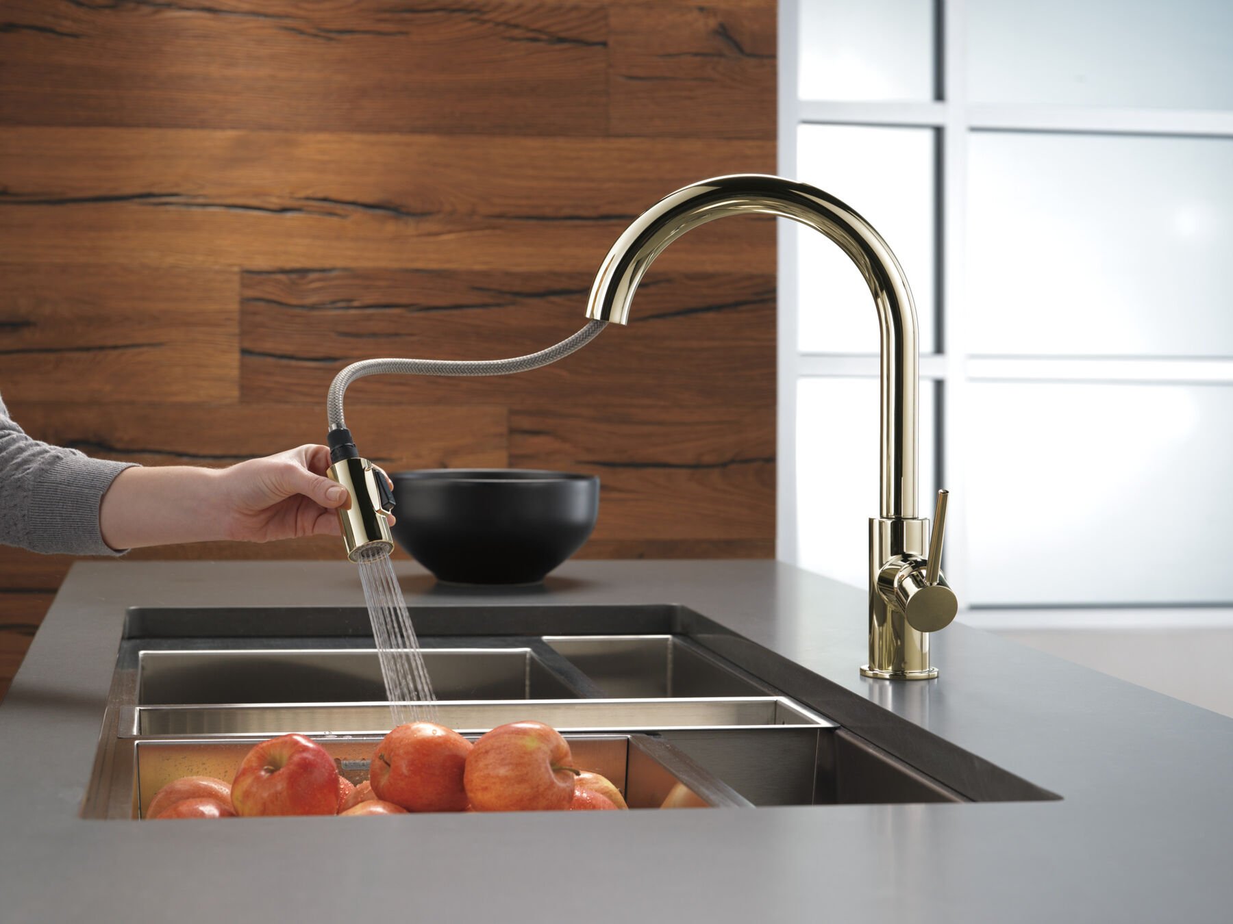 Single Handle Pull-Down Kitchen Faucet