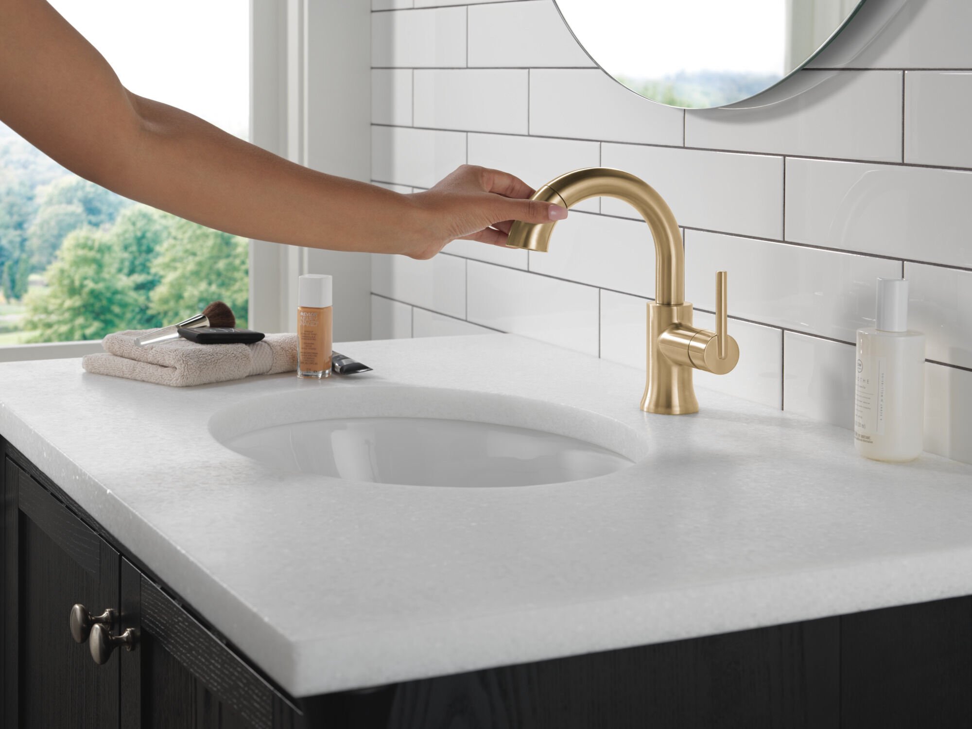 Single Handle Pull Down Bathroom Faucet in Champagne Bronze 559HAR
