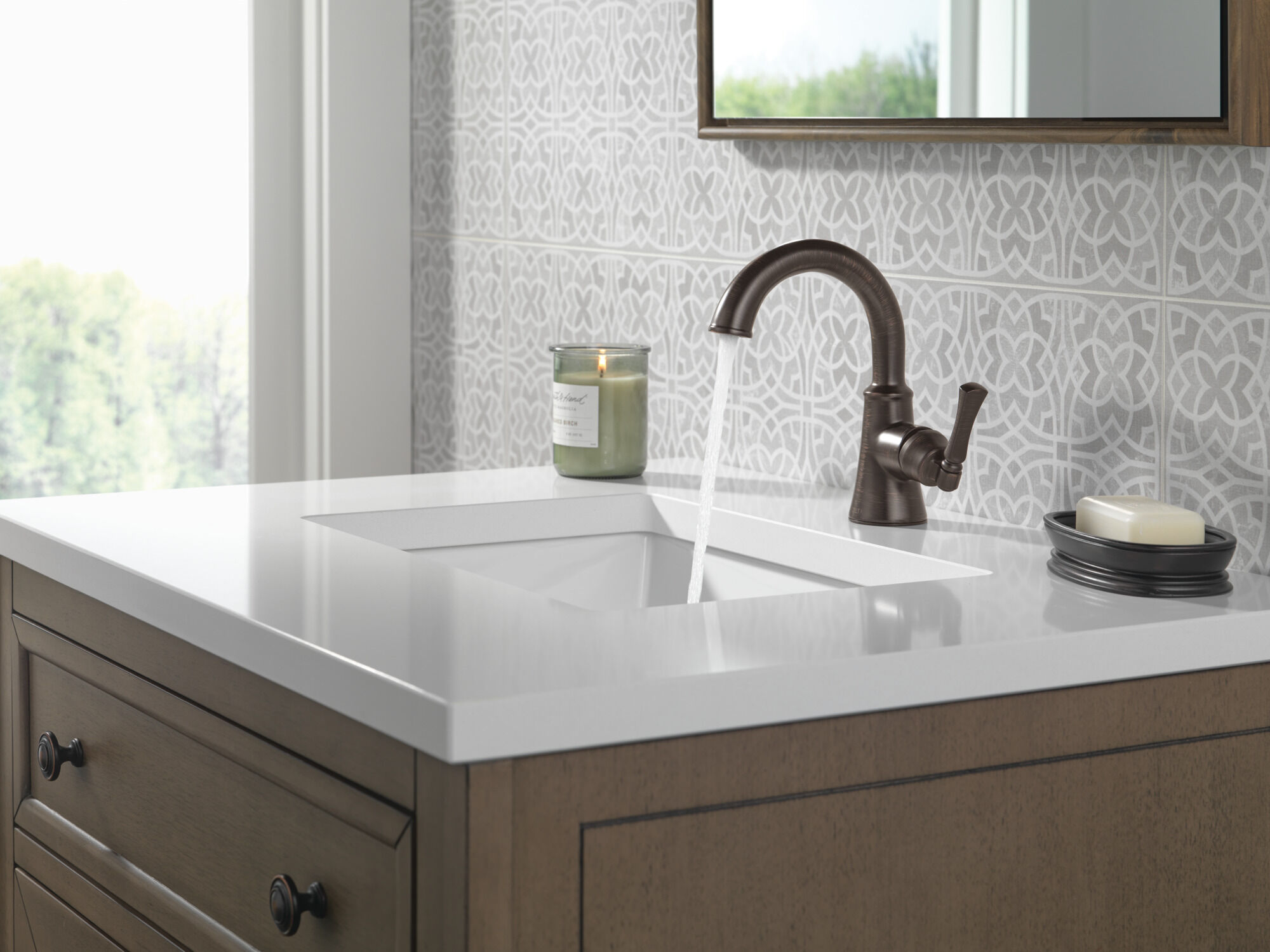 Single Handle Bathroom Faucet in Venetian Bronze 15798LF-RB