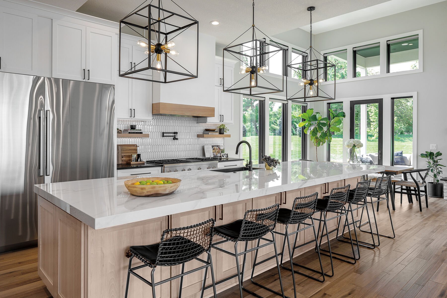 Single Handle PullDown Kitchen Faucet (Recertified) in Matte Black