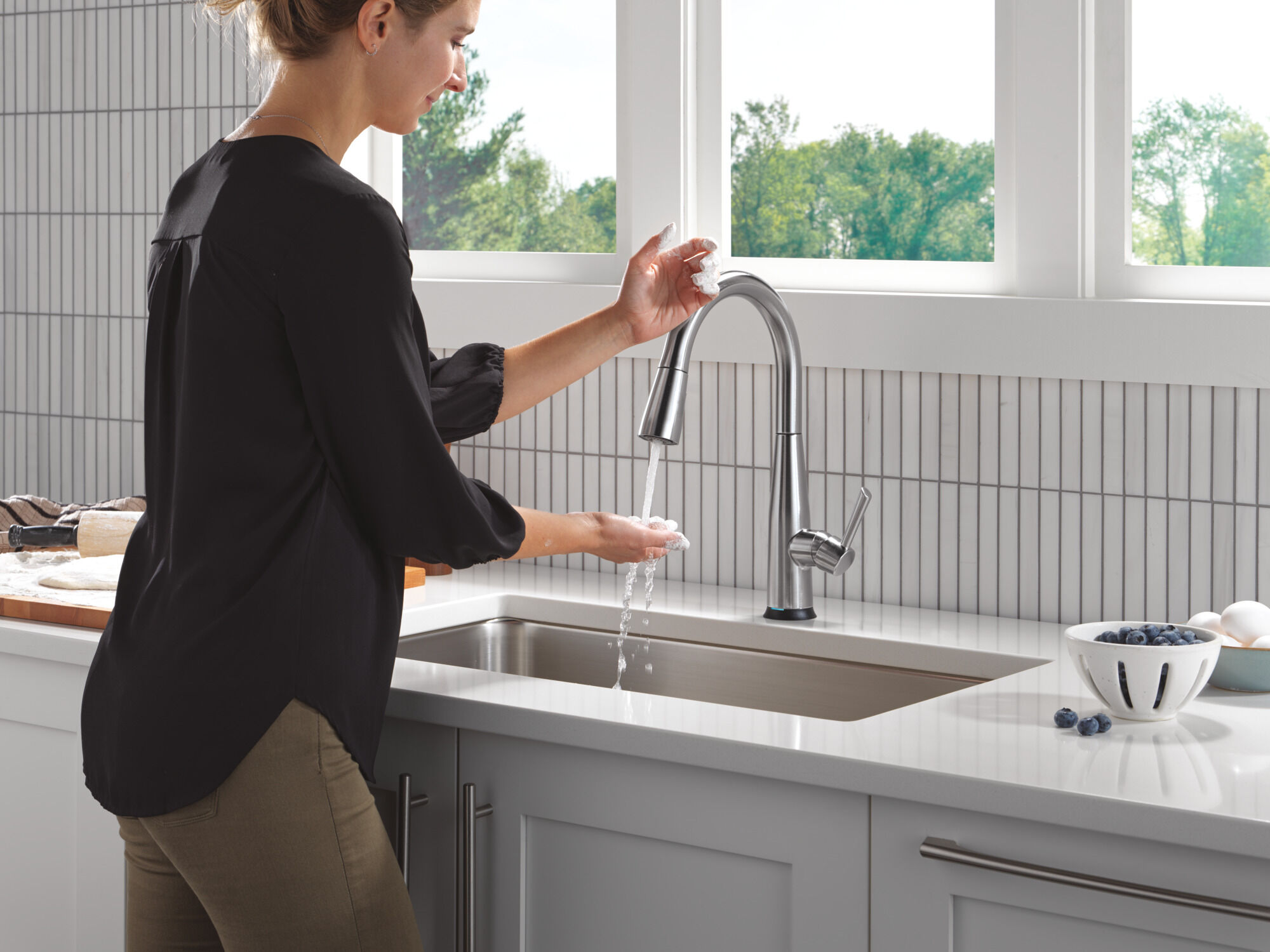 Touch2O® Technology Kitchen Faucet with Touchless Technology in