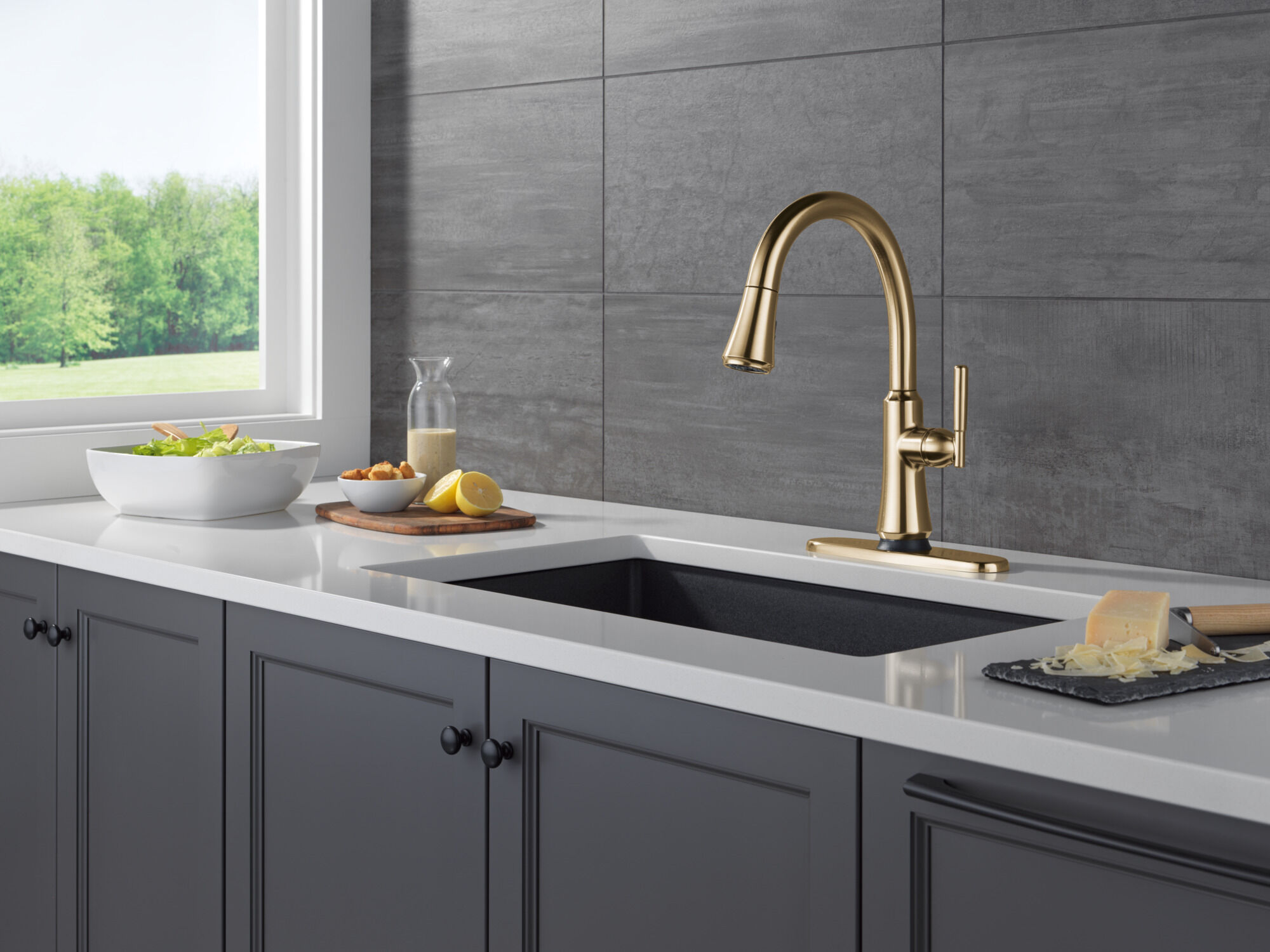 Touch2O® Technology Kitchen Faucet with Touchless Technology in