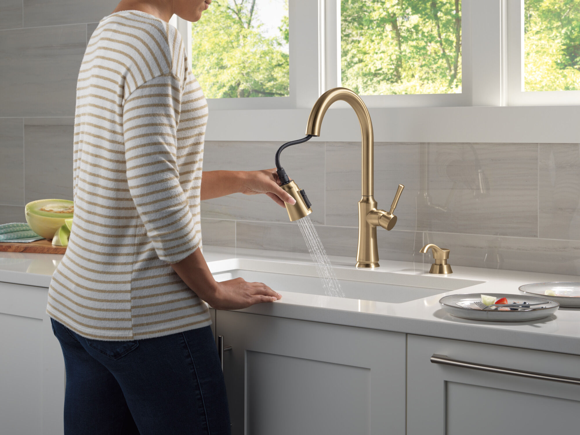 Single Handle Kitchen Pull-Down Faucet w/ Soap Dispenser in