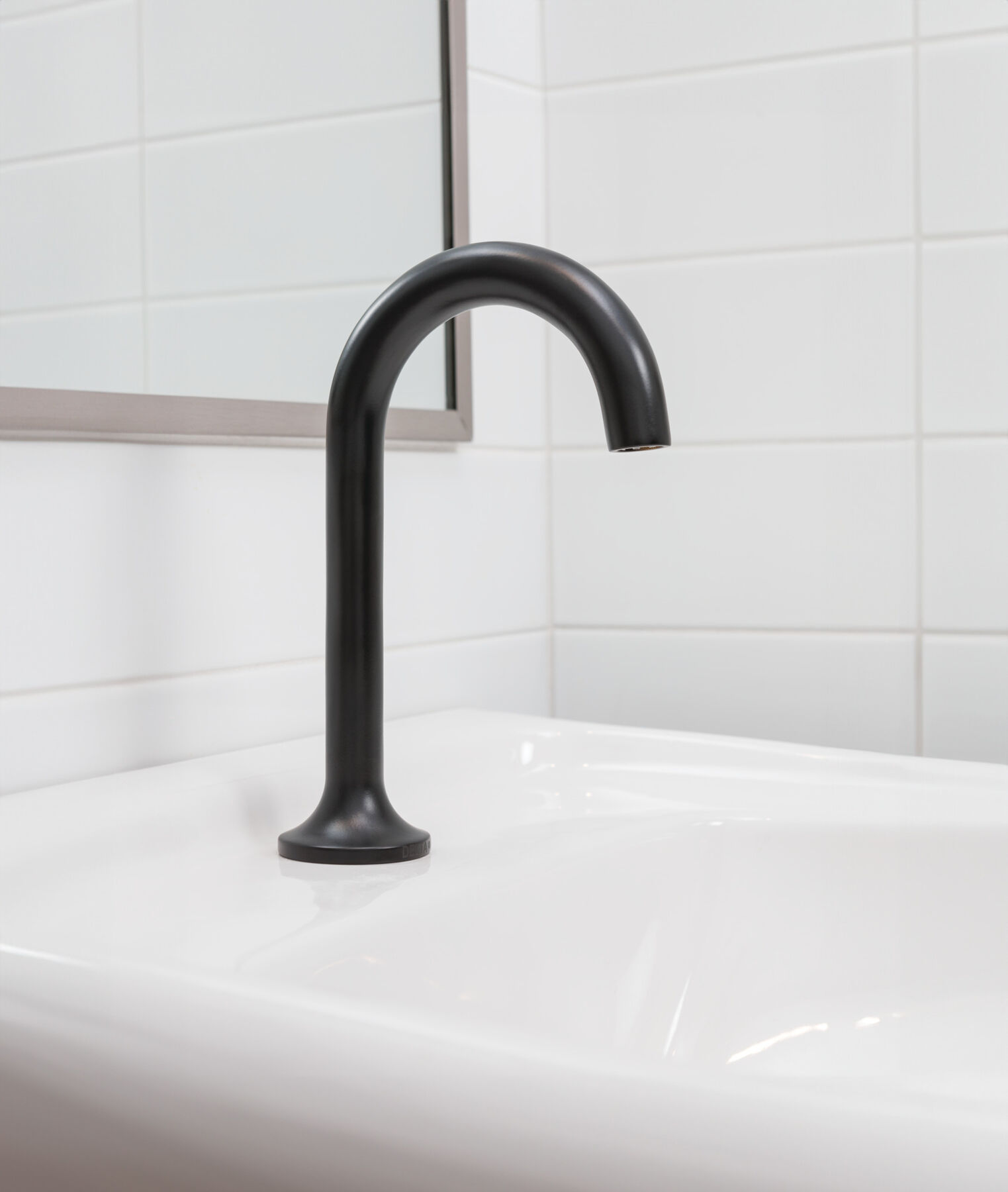 Electronic Lavatory Faucet with Proximity® Sensing Technology