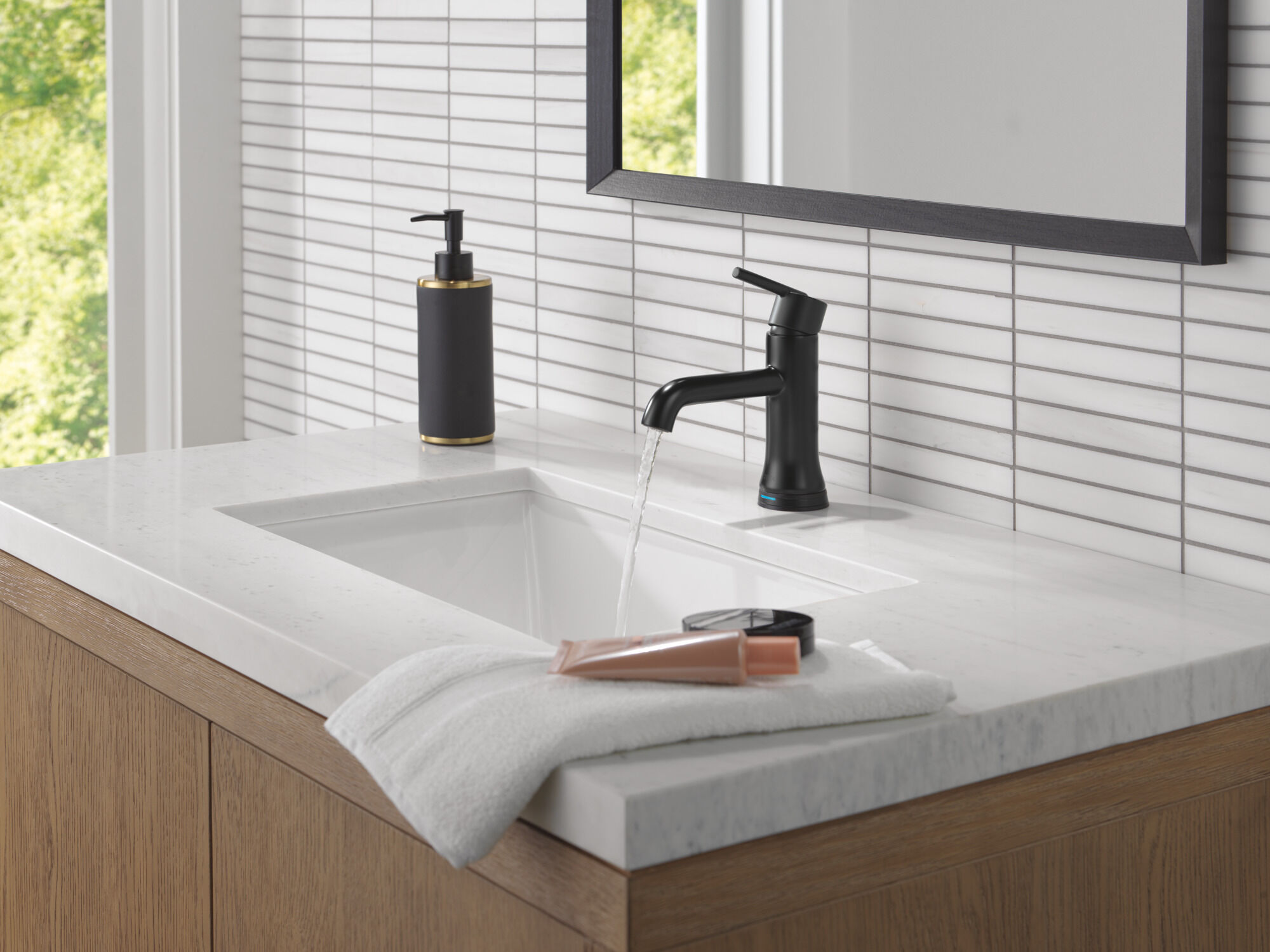 Touch2O Bathroom Faucet with Touchless Technology in Matte Black