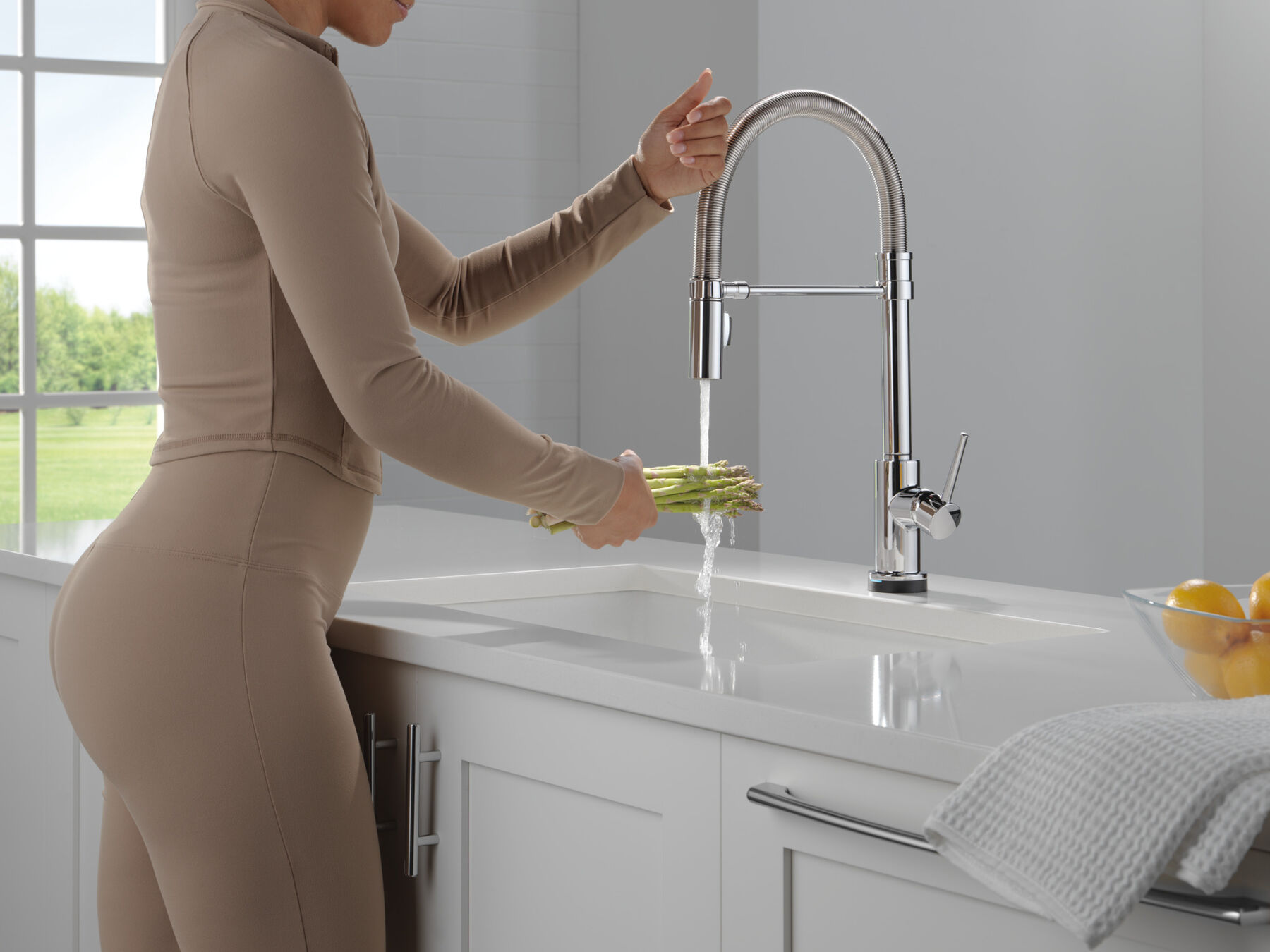 Touch<sub>2</sub>O® Technology Kitchen Faucet with Touchless Technology, image 7