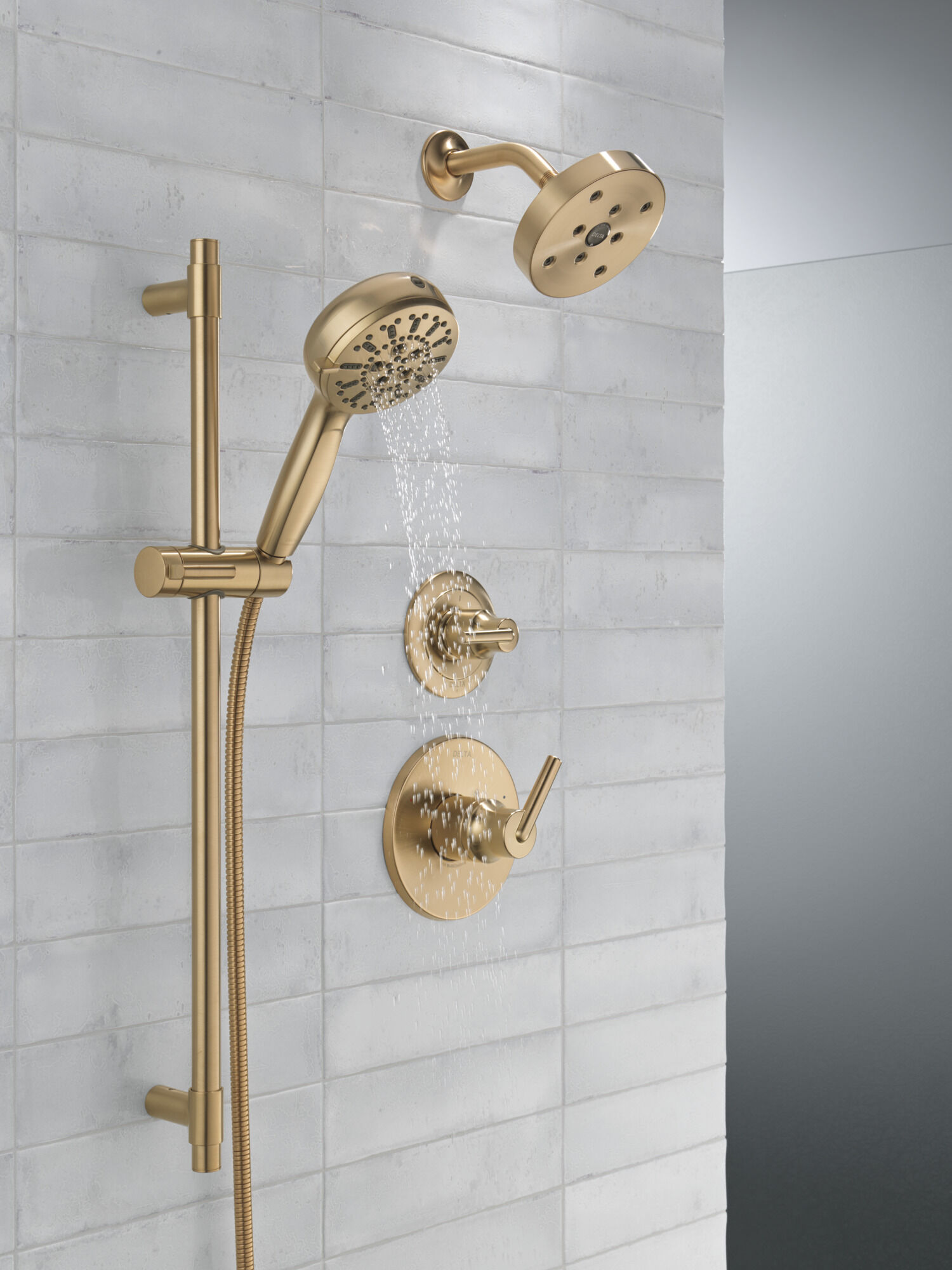 Chapado en Laton ゴールド　D 7-Setting Slide Bar Hand Shower with Cleaning Spray in Lumicoat