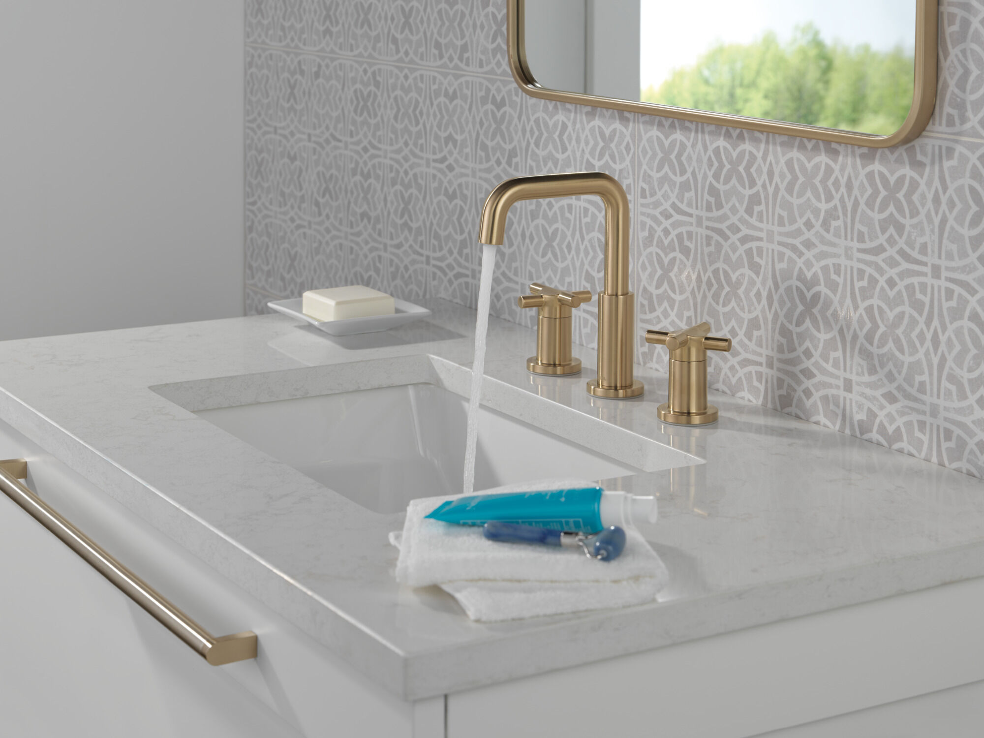 Two Handle Widespread Bathroom Faucet in Champagne Bronze 35894LF