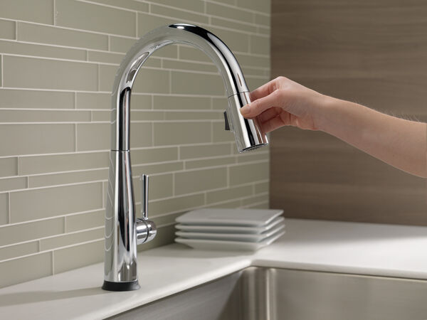 Voiceiq Single Handle Pull Down Faucet With Touch20 Technology In Chrome 9113tv Dst Delta Faucet