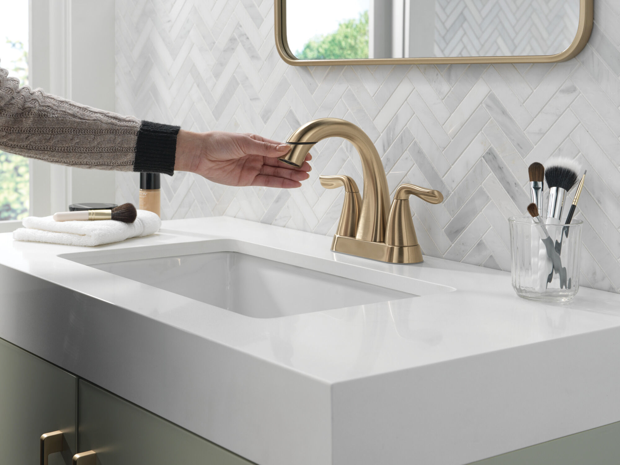 Two Handle Centerset Pull-Down Bathroom Faucet in Champagne Bronze