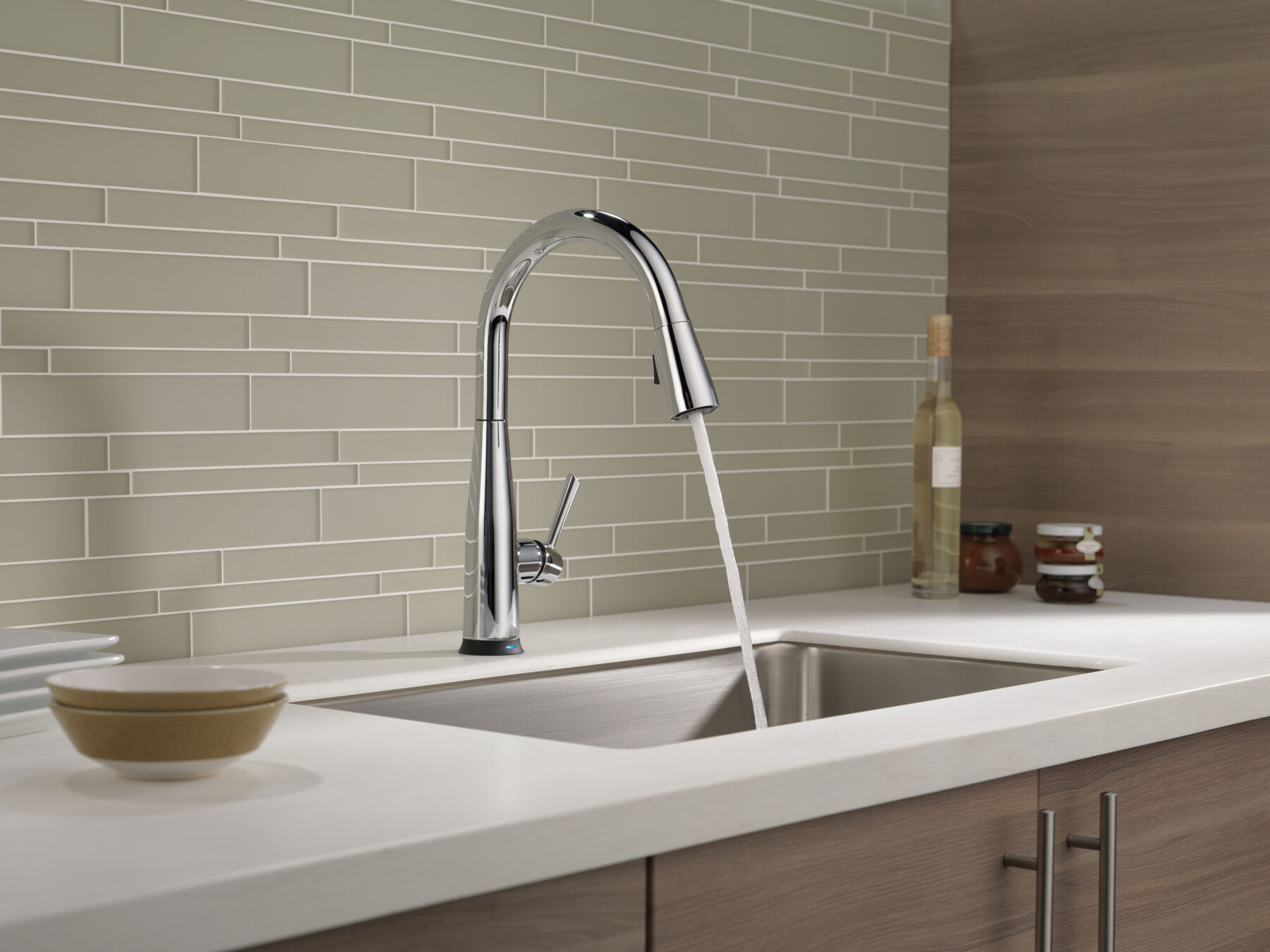 Single Handle Pull-Down Kitchen Faucet with Touch<sub>2</sub>O&reg; Technology Technology (Recertified)