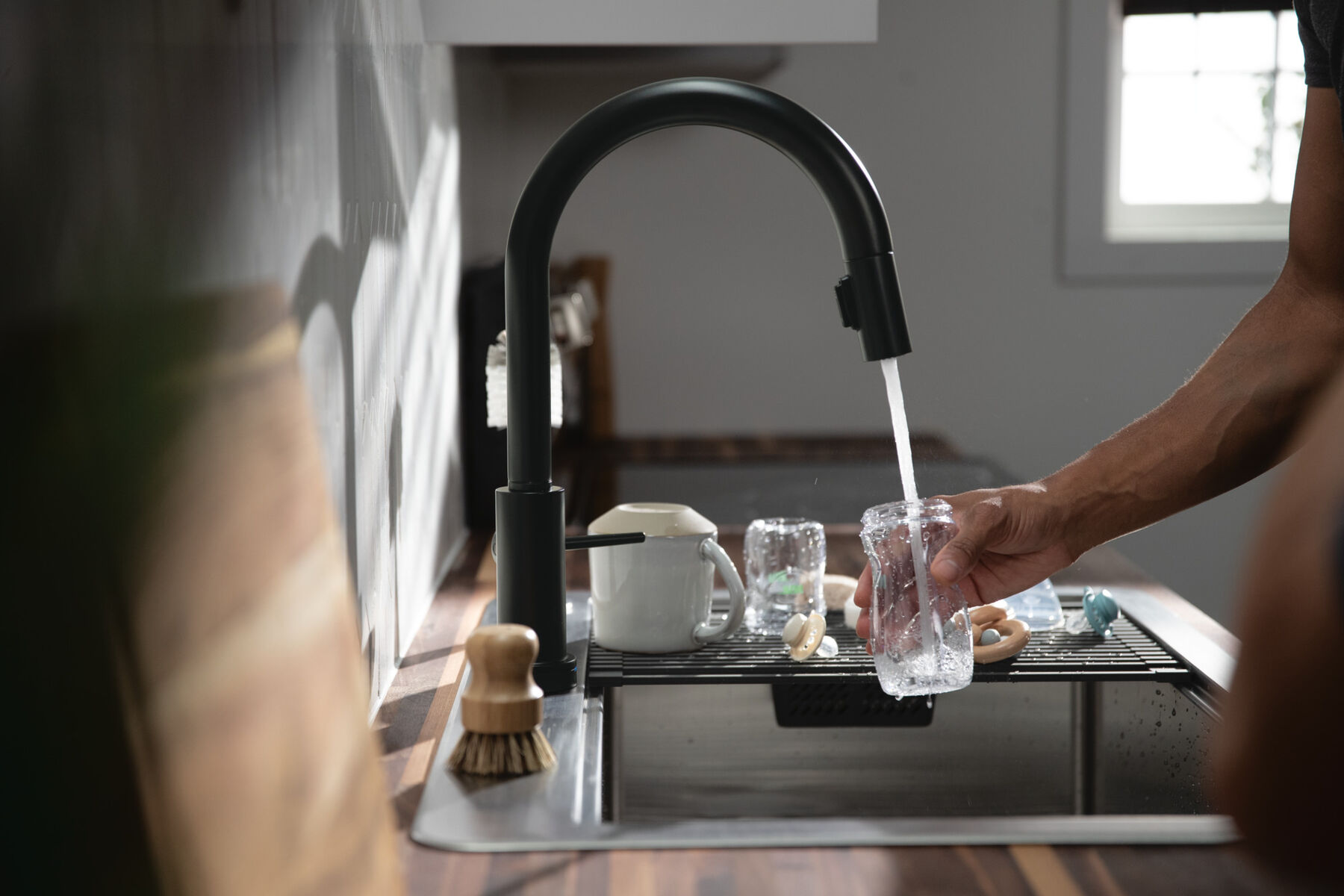 Single Handle Pull-Down Kitchen Faucet with Touch<sub>2</sub>O&reg; Technology