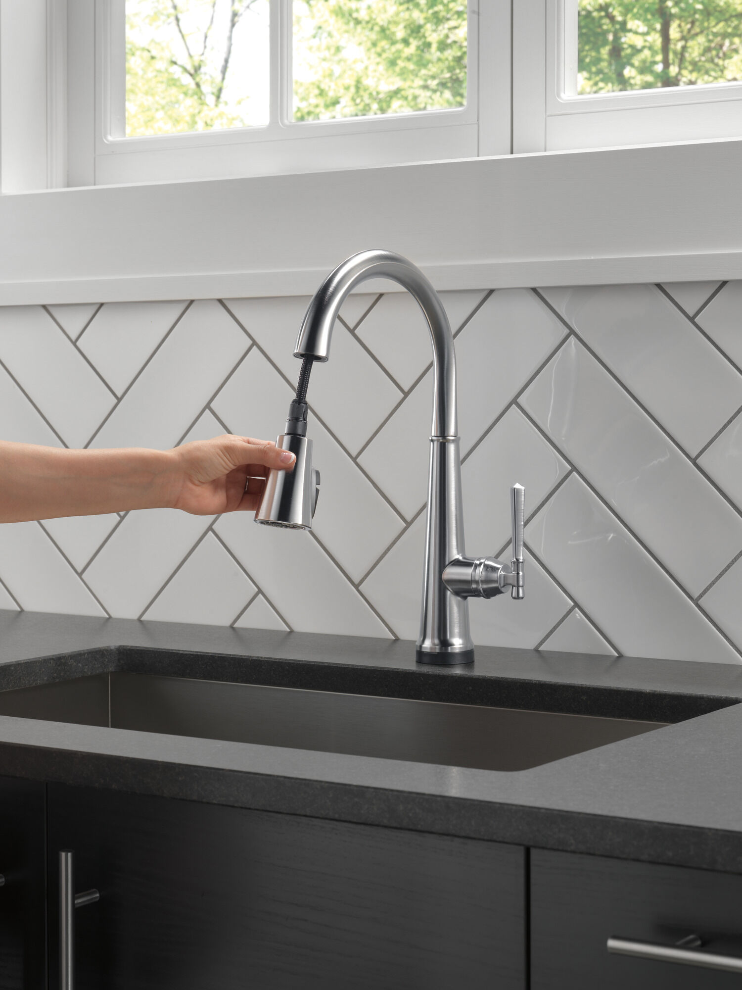 Single Handle Pull-Down Kitchen Faucet with Touch2O® Technology in