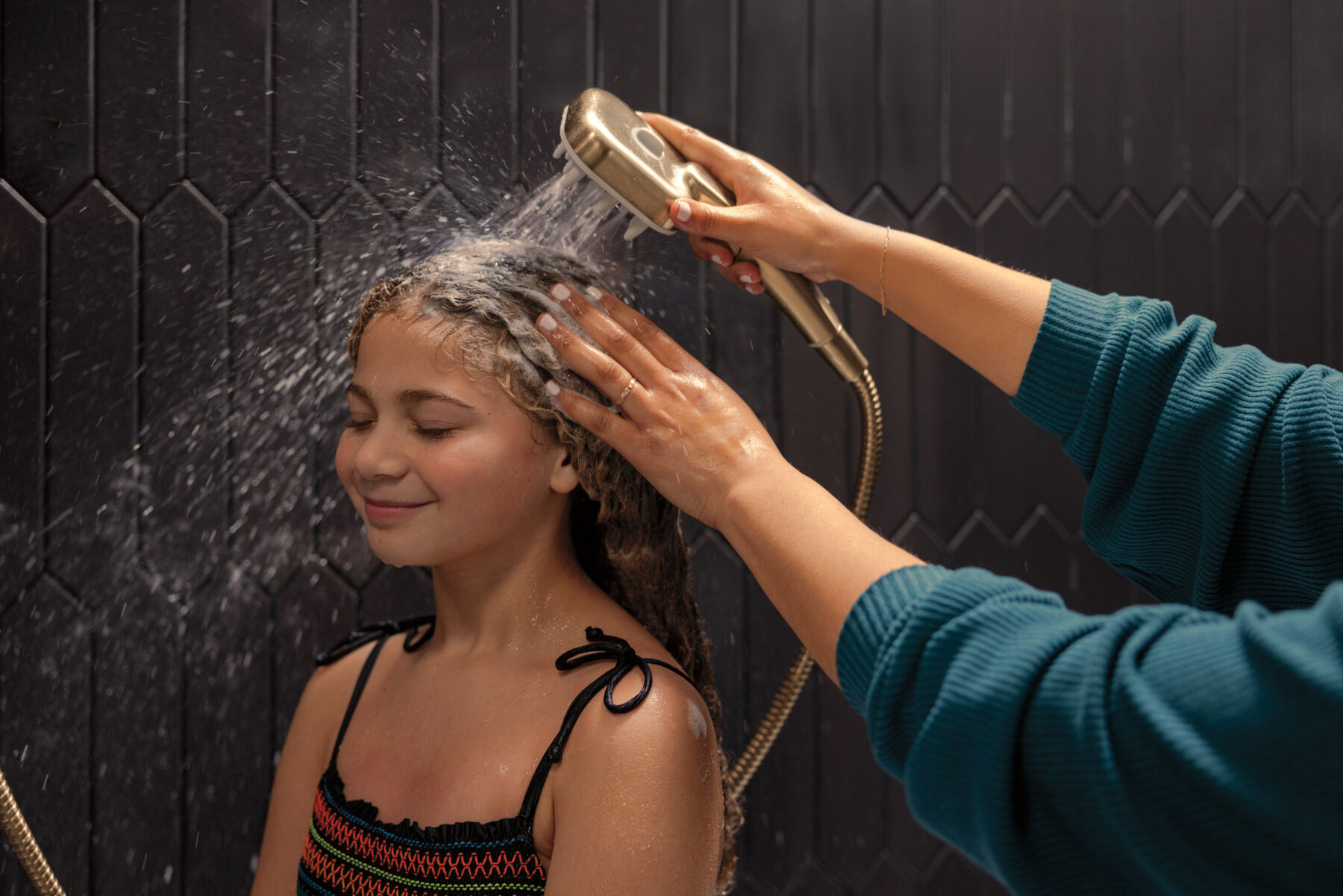 Detangling Shower Tool