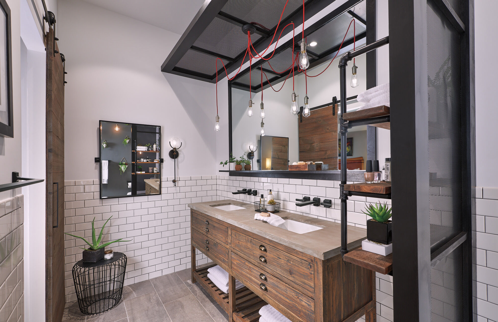 Delta Pivotal Towel Bar