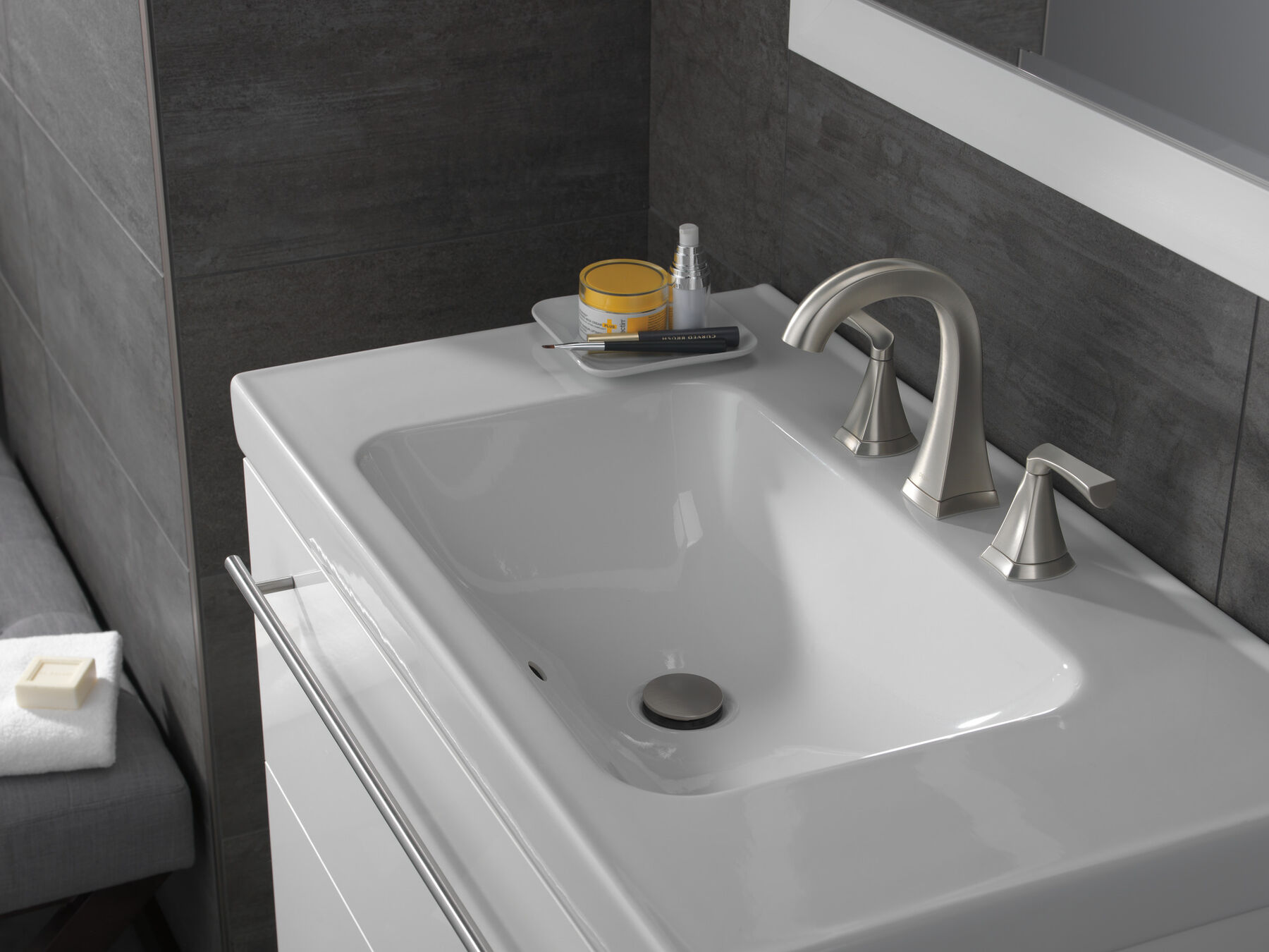 Two Handle Widespread Bathroom Faucet