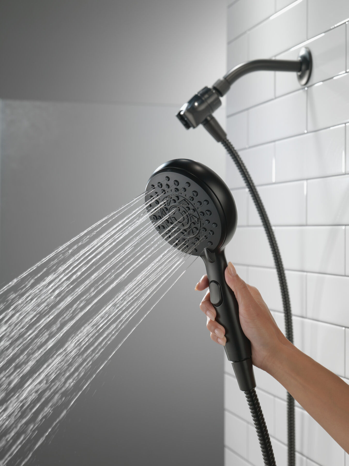 6-Setting SureDock&reg; Magnetic Hand Shower