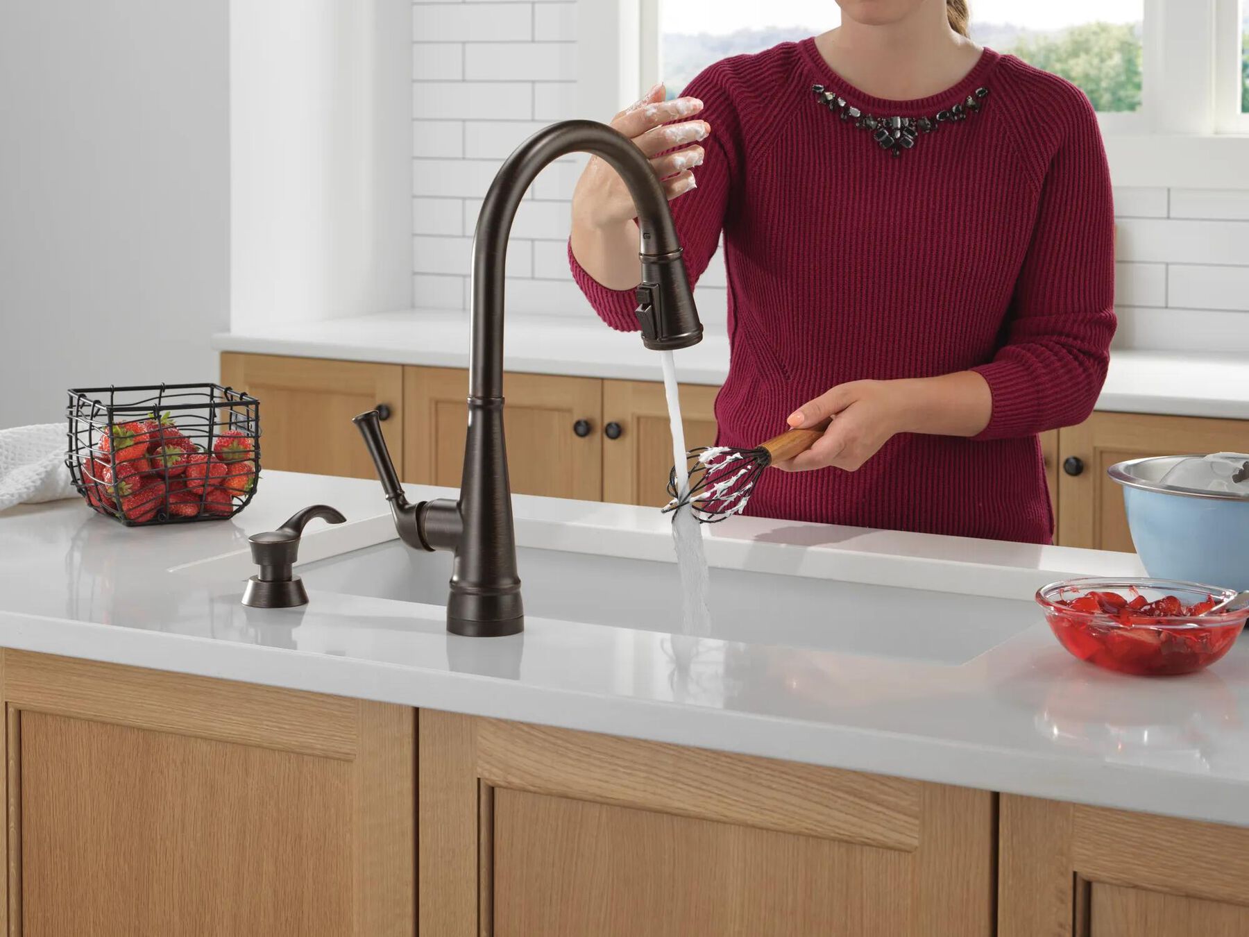 Single Handle Pull-Down Kitchen Faucet with Touch<sub>2</sub>O&reg; and ShieldSpray&reg; Technologies