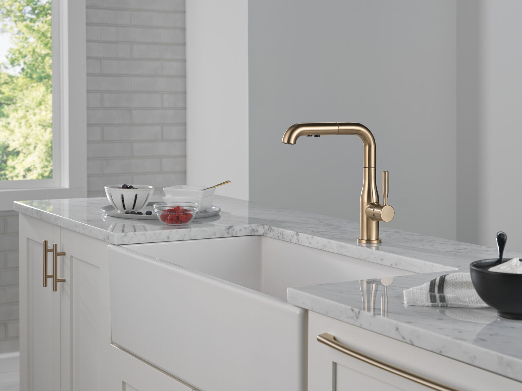 Single Handle Pull-Out Kitchen Faucet
