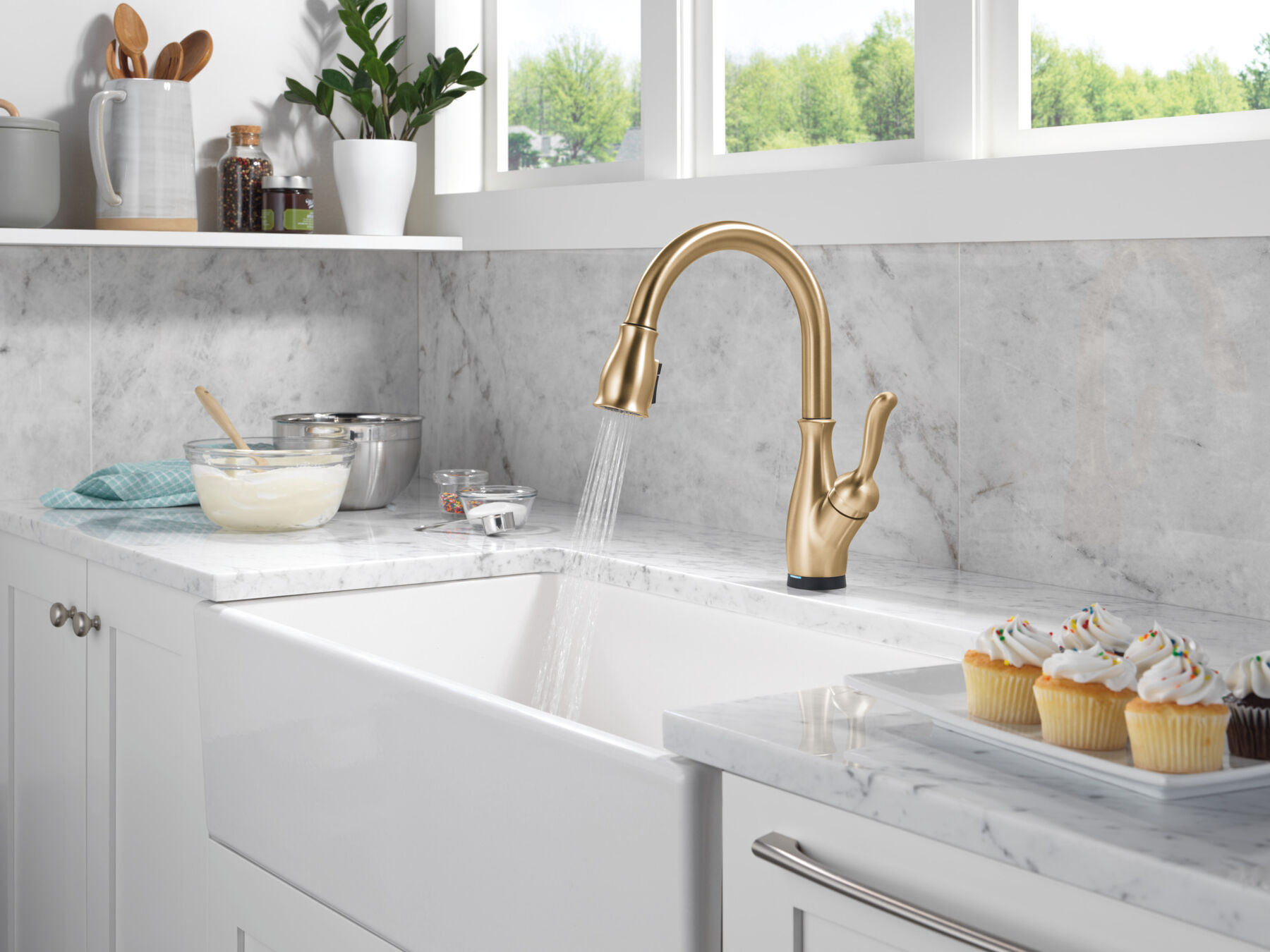 Touchless Pull-Down Kitchen with Soap Disp Bundle