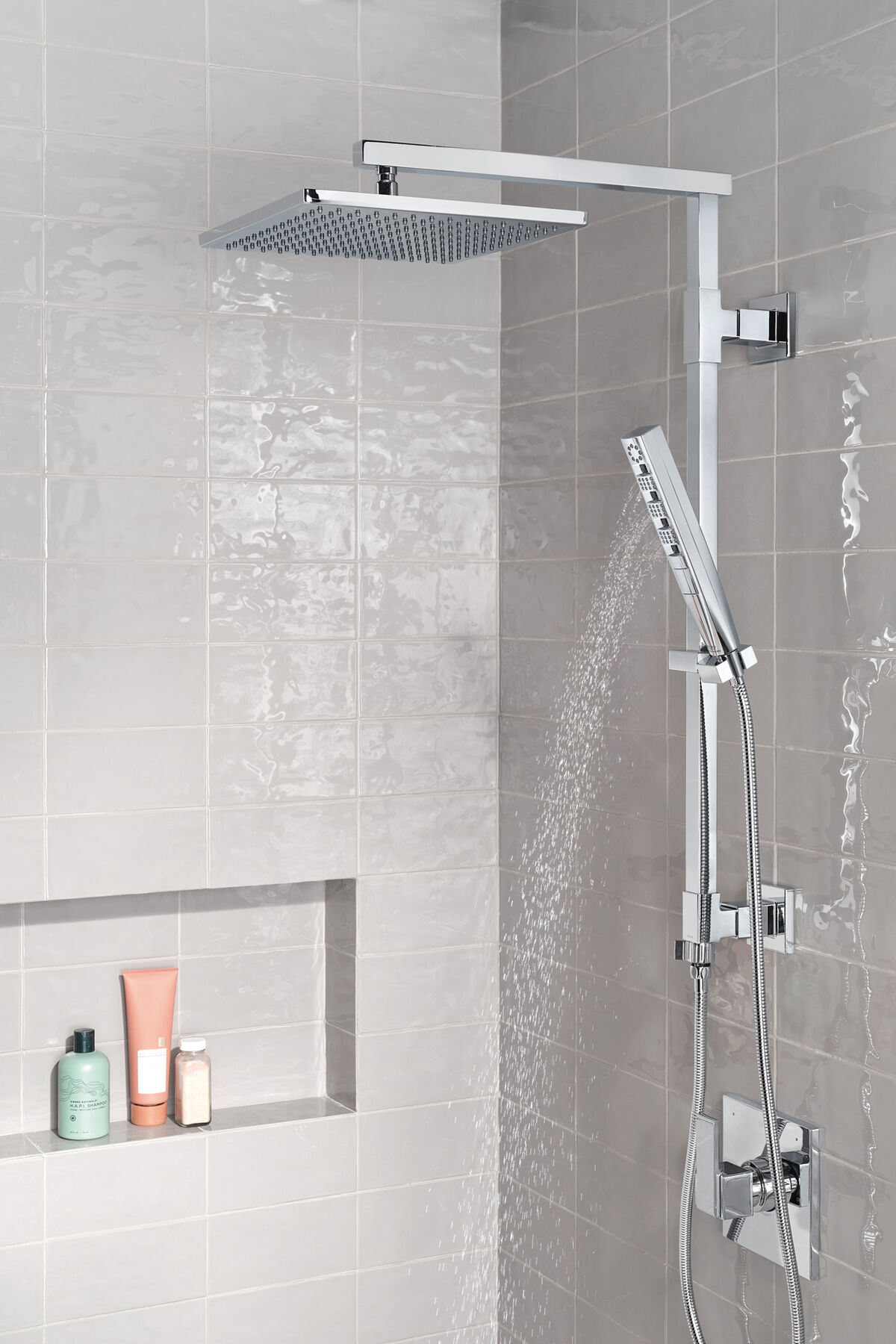 Emerge&reg; 26" Angular Shower Column