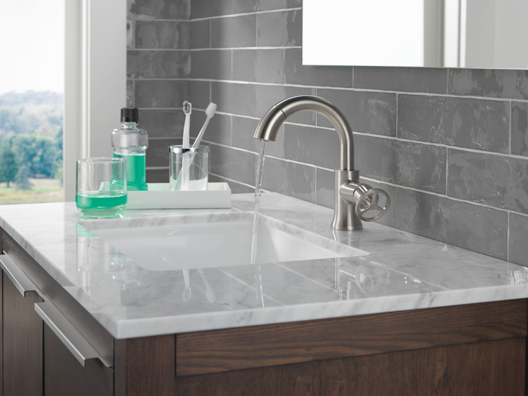 Single Handle Pull-Down Bathroom Faucet