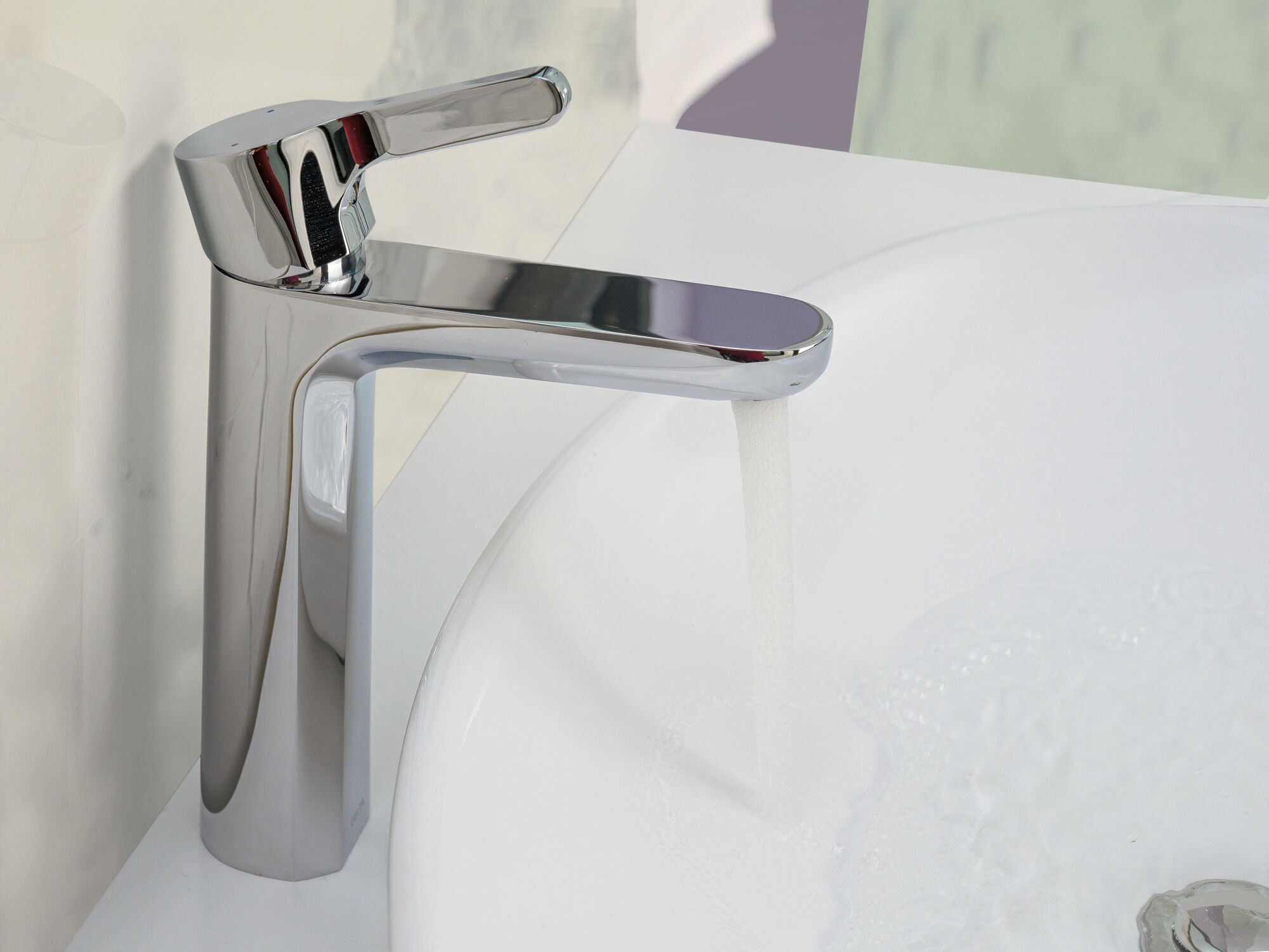 Single Handle Single-Hole Mid-Height Lavatory Faucet in Chrome