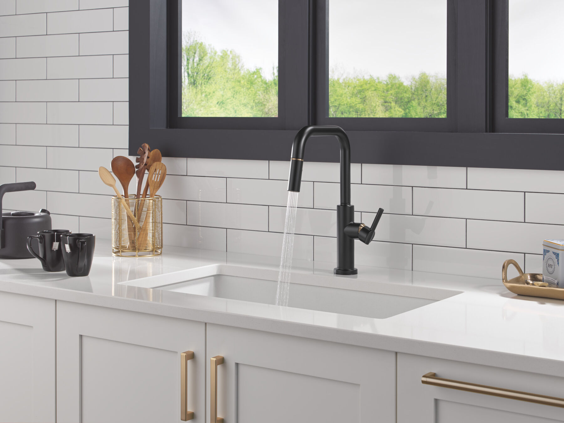 Single Handle Pull-Down Kitchen Faucet