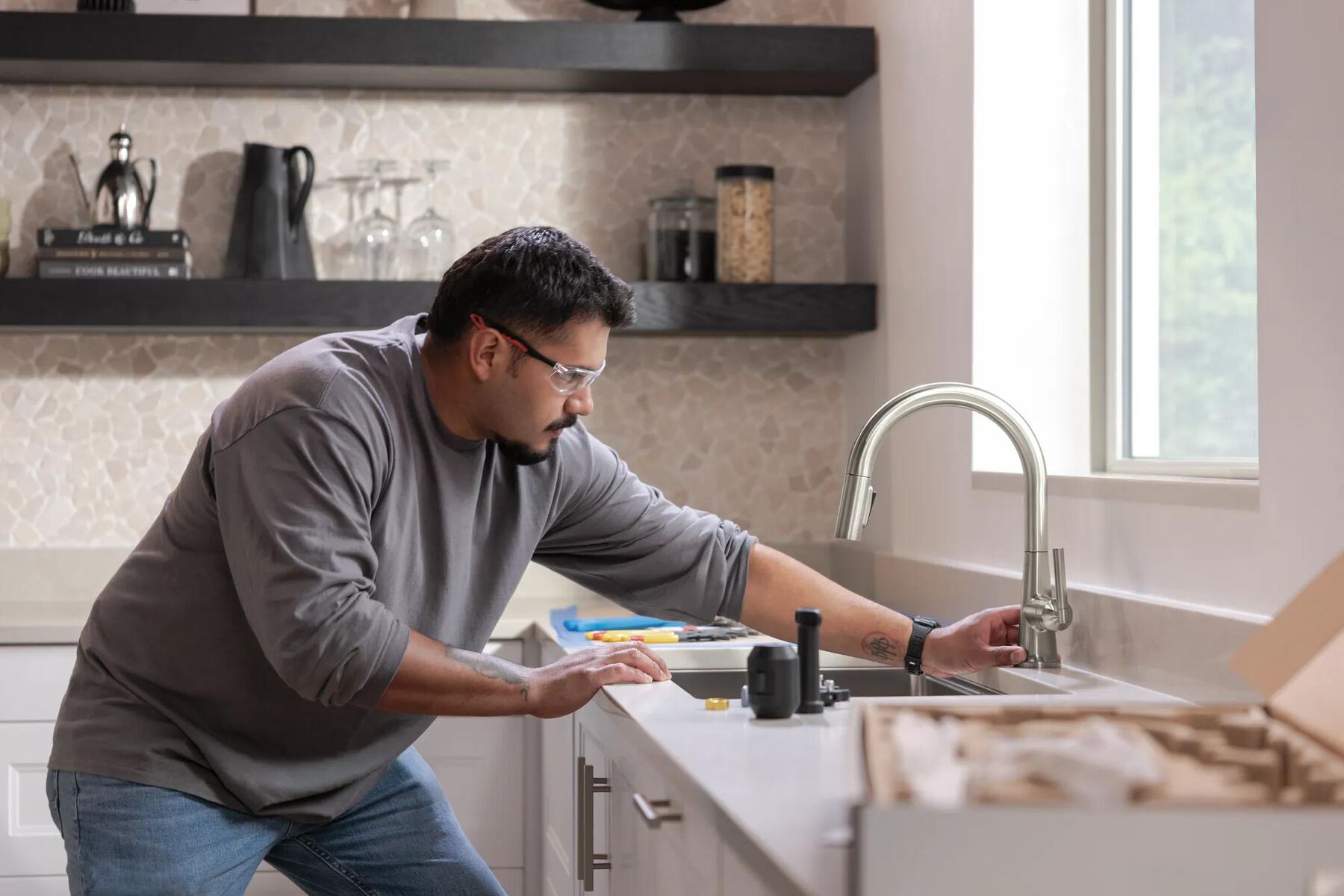 Single Handle Pull-Down Kitchen Faucet
