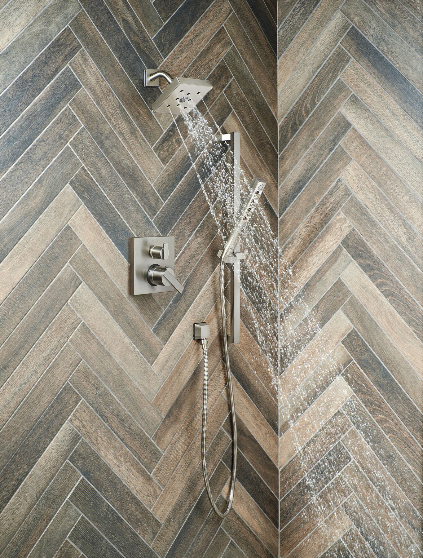 Angular Modern Monitor&reg; 14 Series Valve Trim with 3-Setting Integrated Diverter