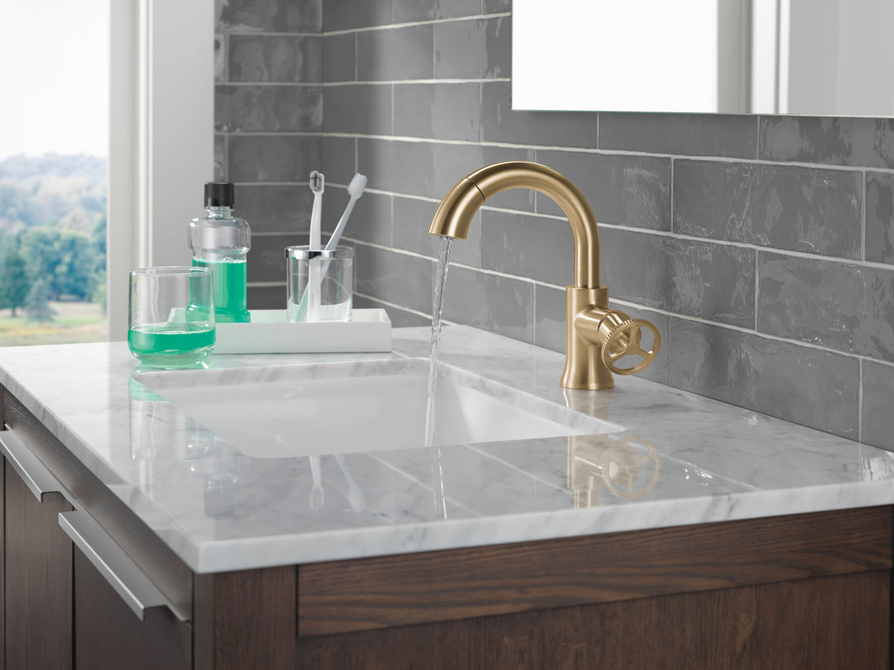 Single Handle Pull-Down Bathroom Faucet