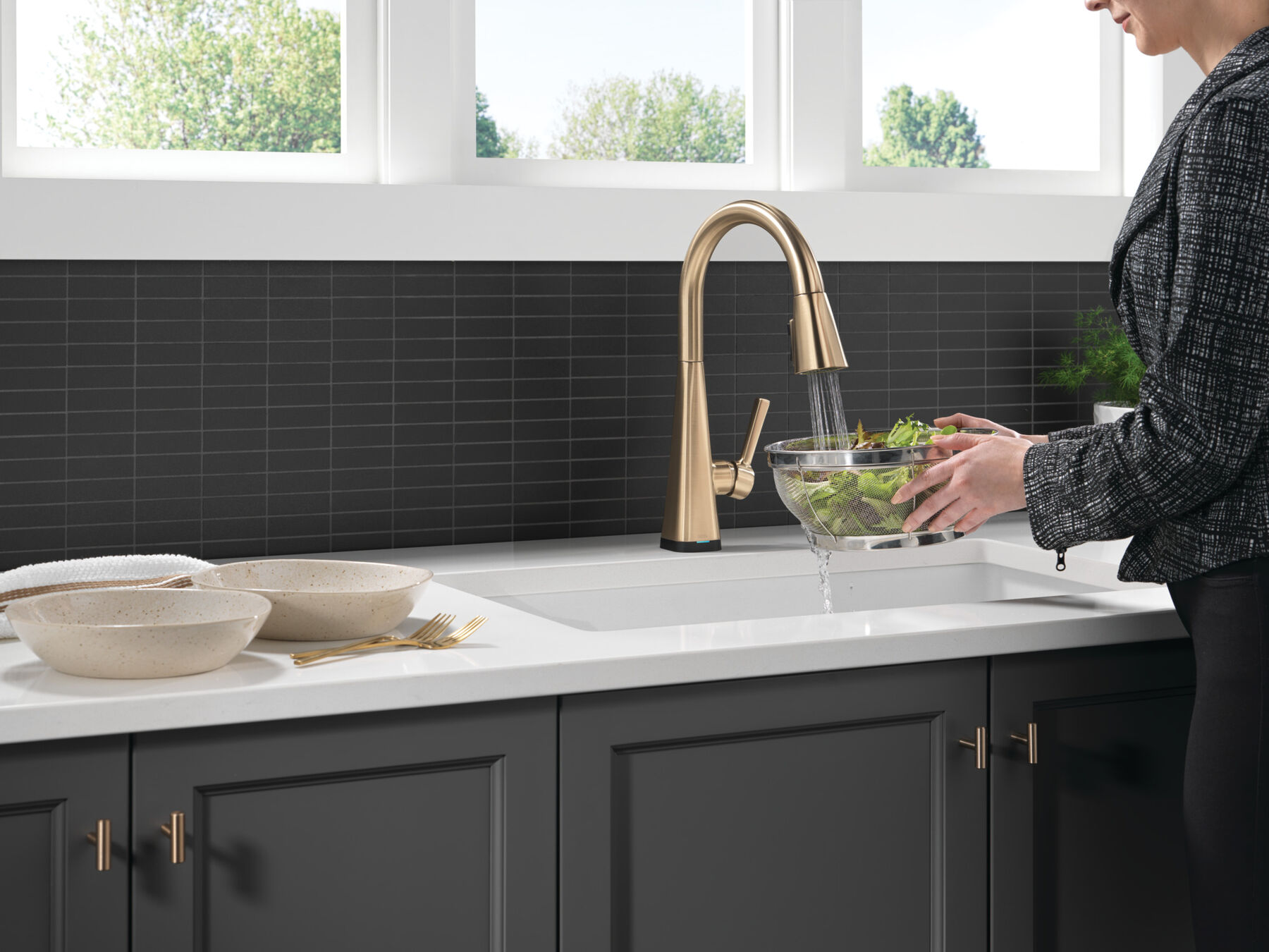Single-Handle Pull-Down Kitchen Faucet with Touch<sub>2</sub>O&reg; Technology