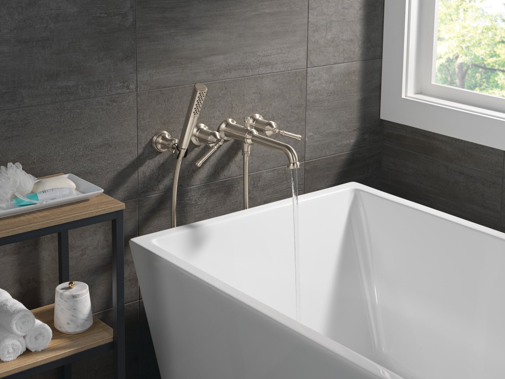 Delta Express ソフビ＋LPセット Wall Mount Tub Filler Handle Kit-Lever in Lumicoat® Stainless