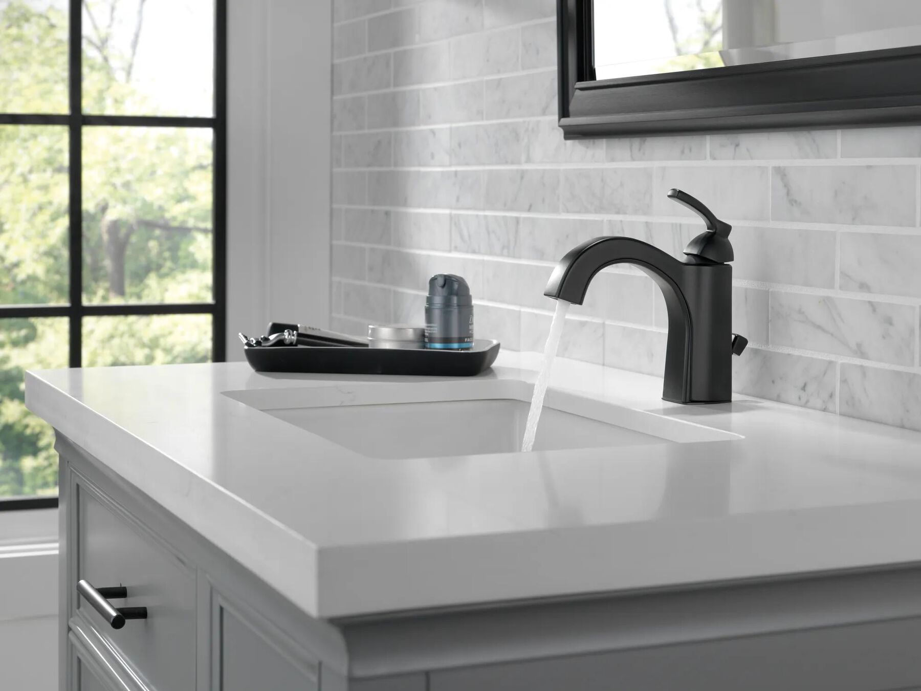 Single Hole Bathroom Faucet 1H (Recertified)