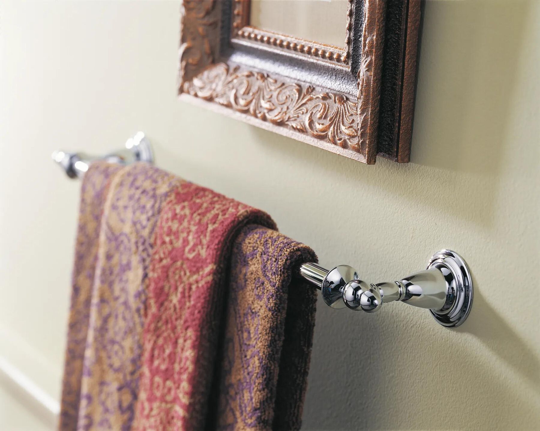18" Towel Bar
