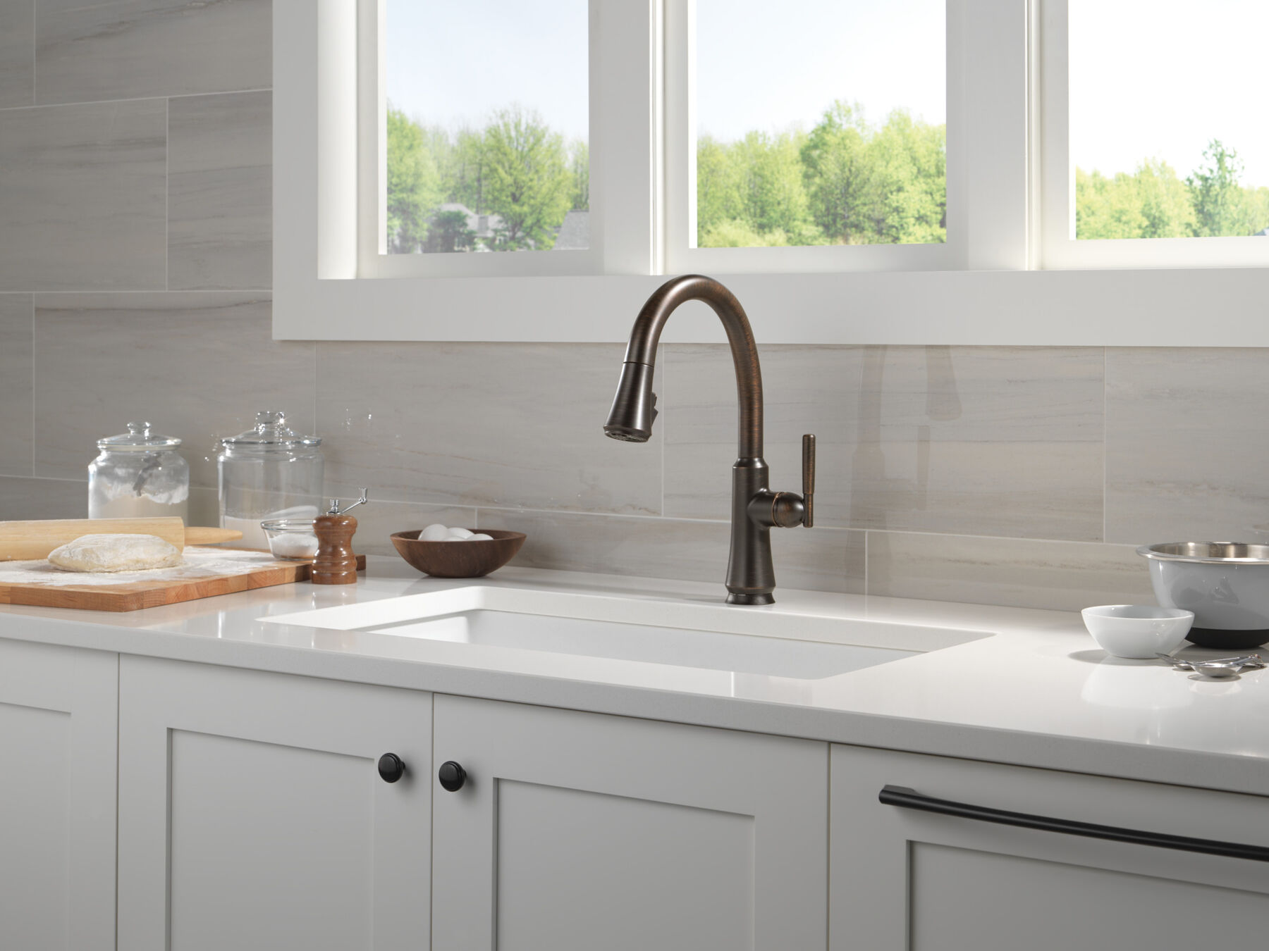 Touch<sub>2</sub>O&reg; Technology Kitchen Faucet with Touchless Technology