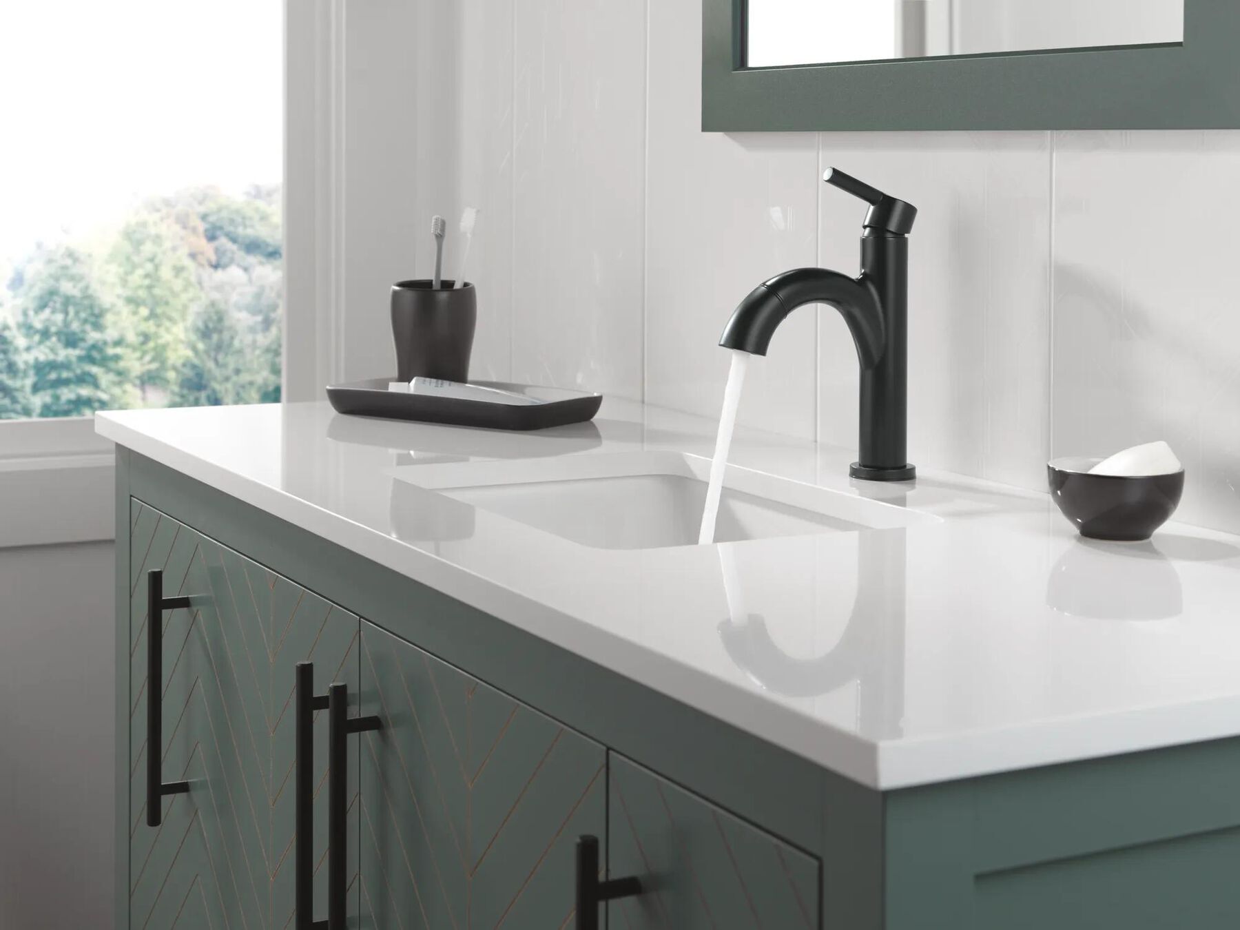 Single Handle Pull-Down Bathroom Faucet (Recertified)