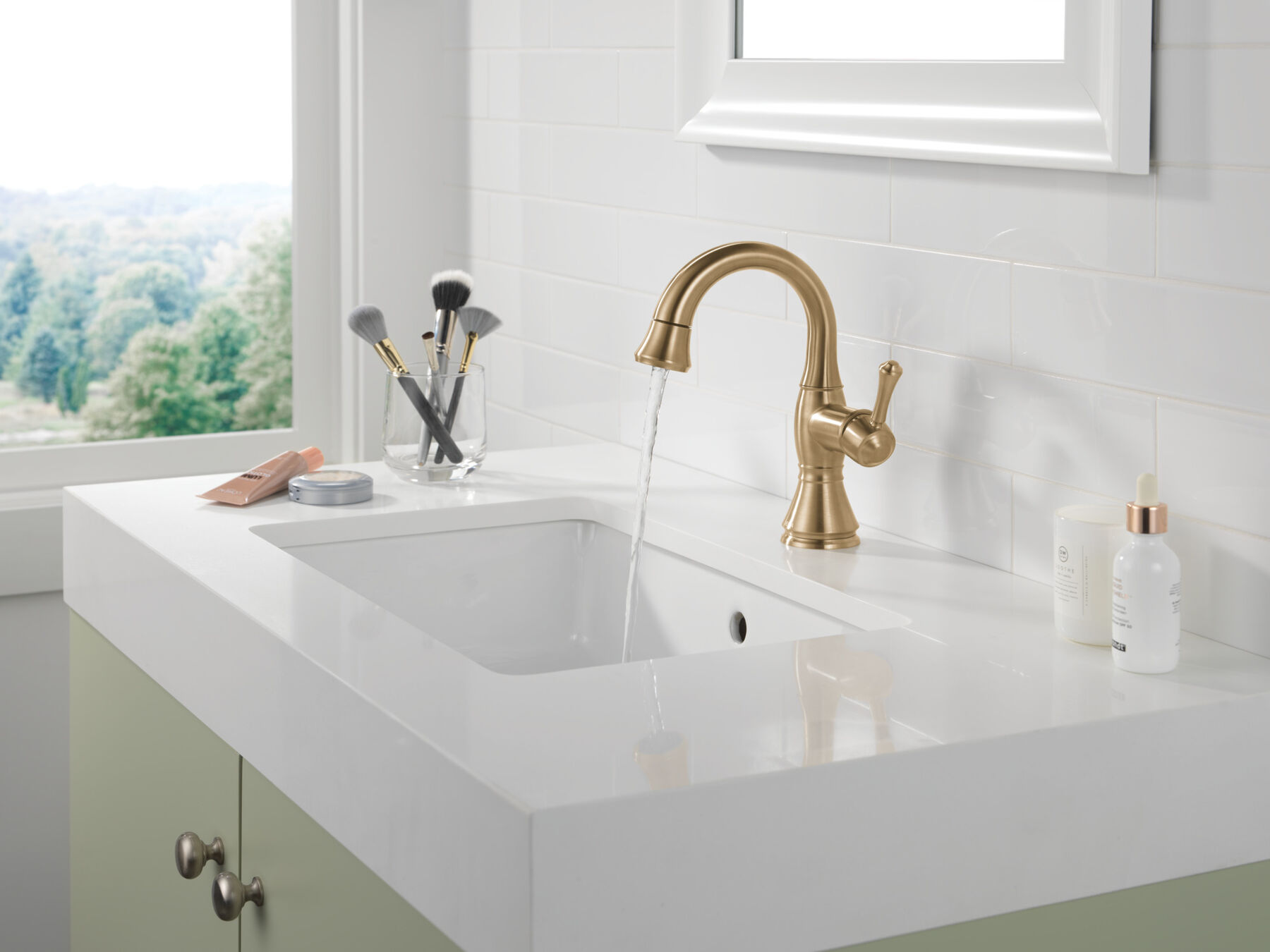 Single Handle Pull Down Bathroom Faucet (Recertified)