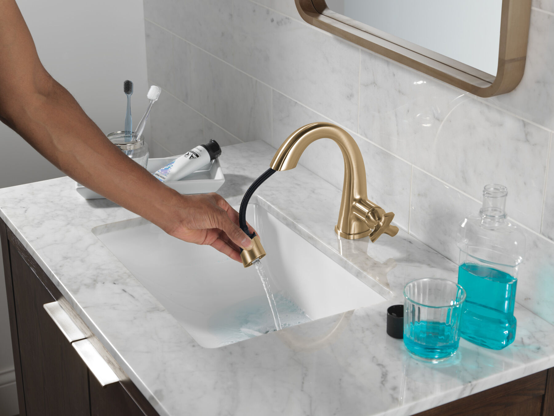 Single Handle Pull Down Bathroom Faucet